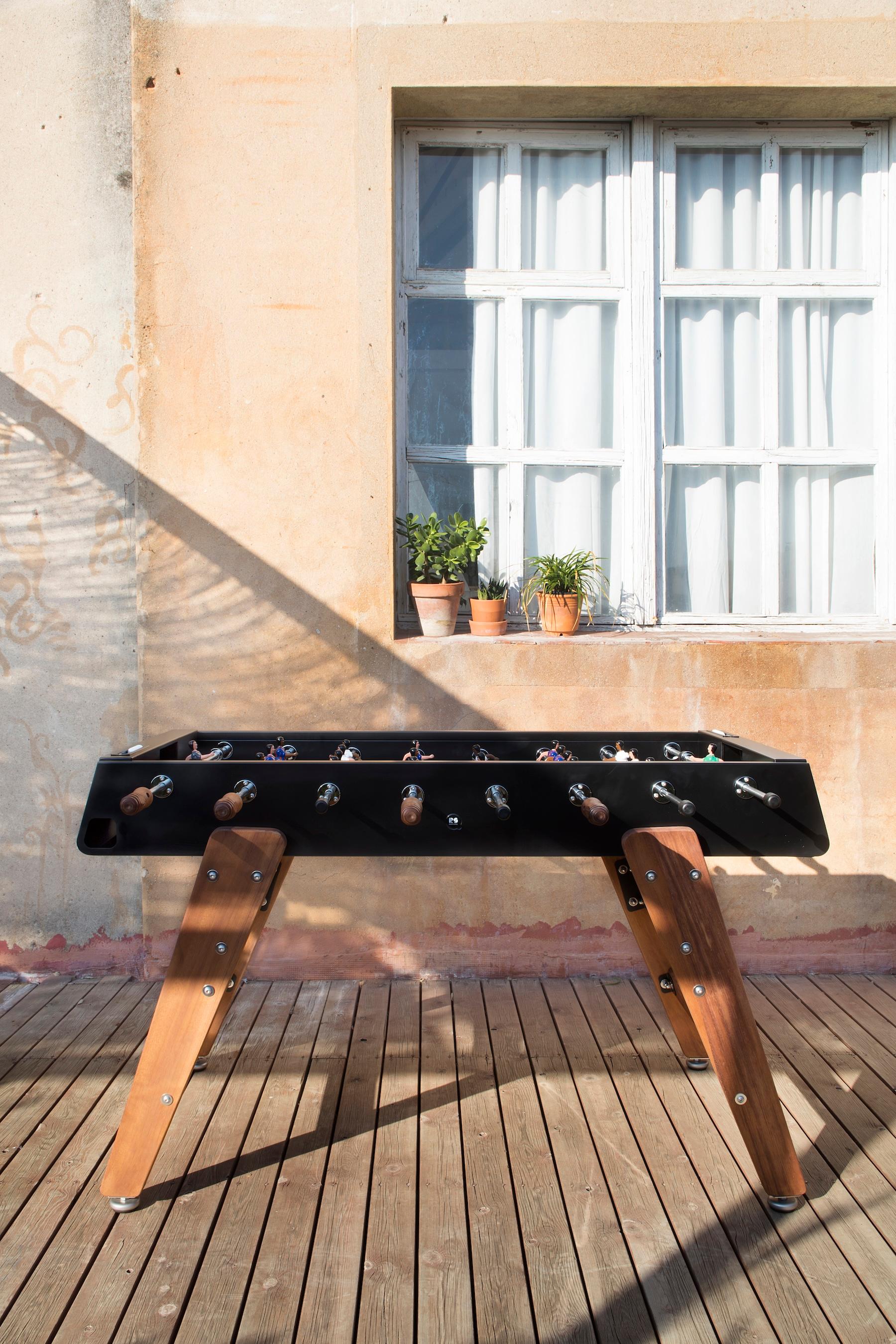 MESA DE FÚTBOL VERDE PARA EXTERIOR/INTERIOR RS3 WOOD by RS Barcelona en Nuevo estado para la venta en Rhinebeck, NY