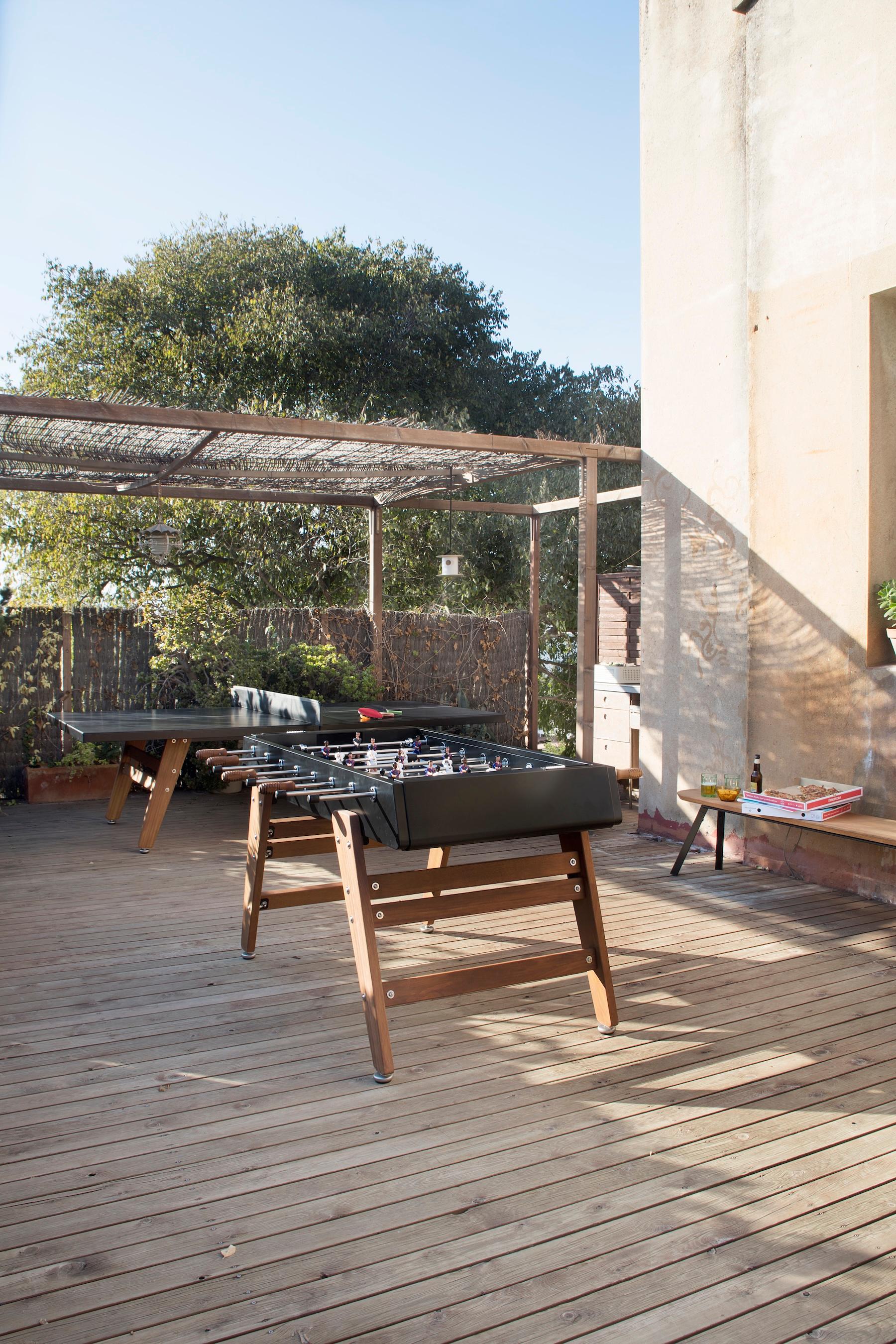 MESA DE FÚTBOL VERDE PARA EXTERIOR/INTERIOR RS3 WOOD by RS Barcelona Siglo XXI y contemporáneo en venta