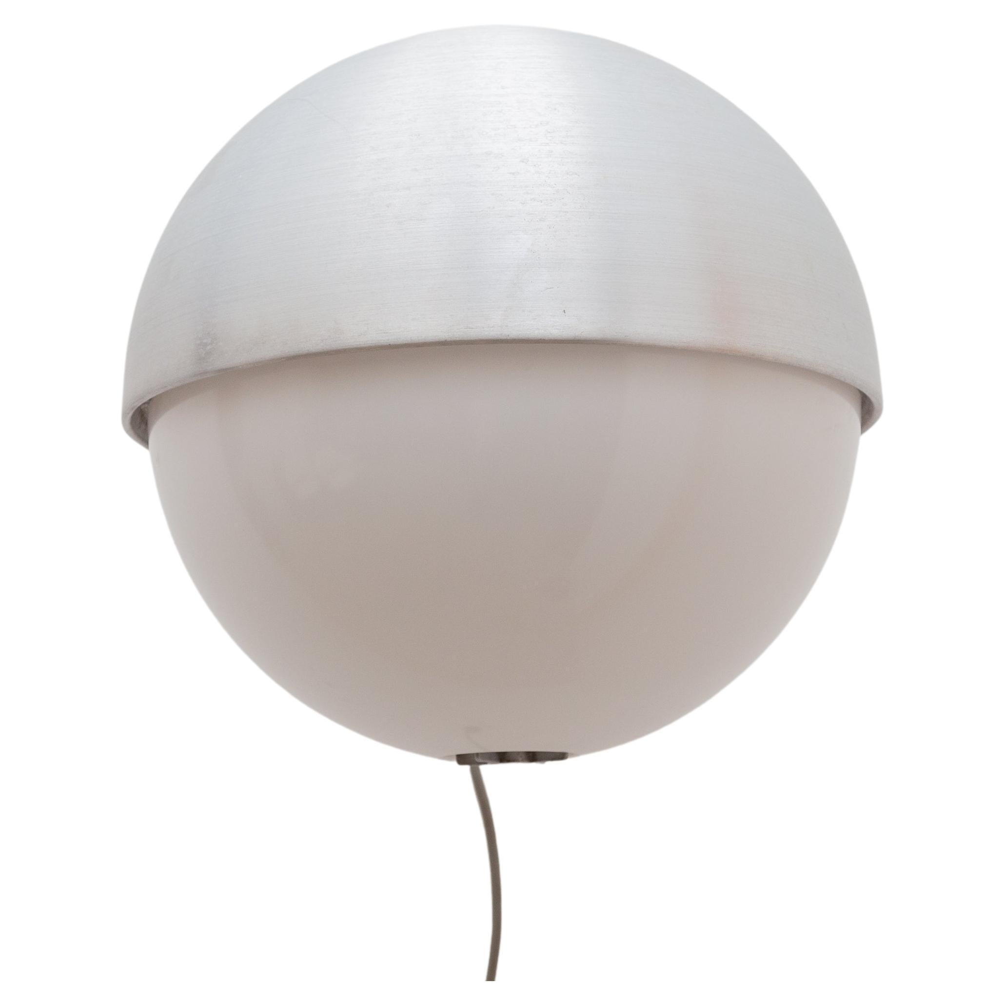 Grandes lampes murales à globe pour l'extérieur et l'intérieur Designées par Bega dans les années 1960, Belgique en vente