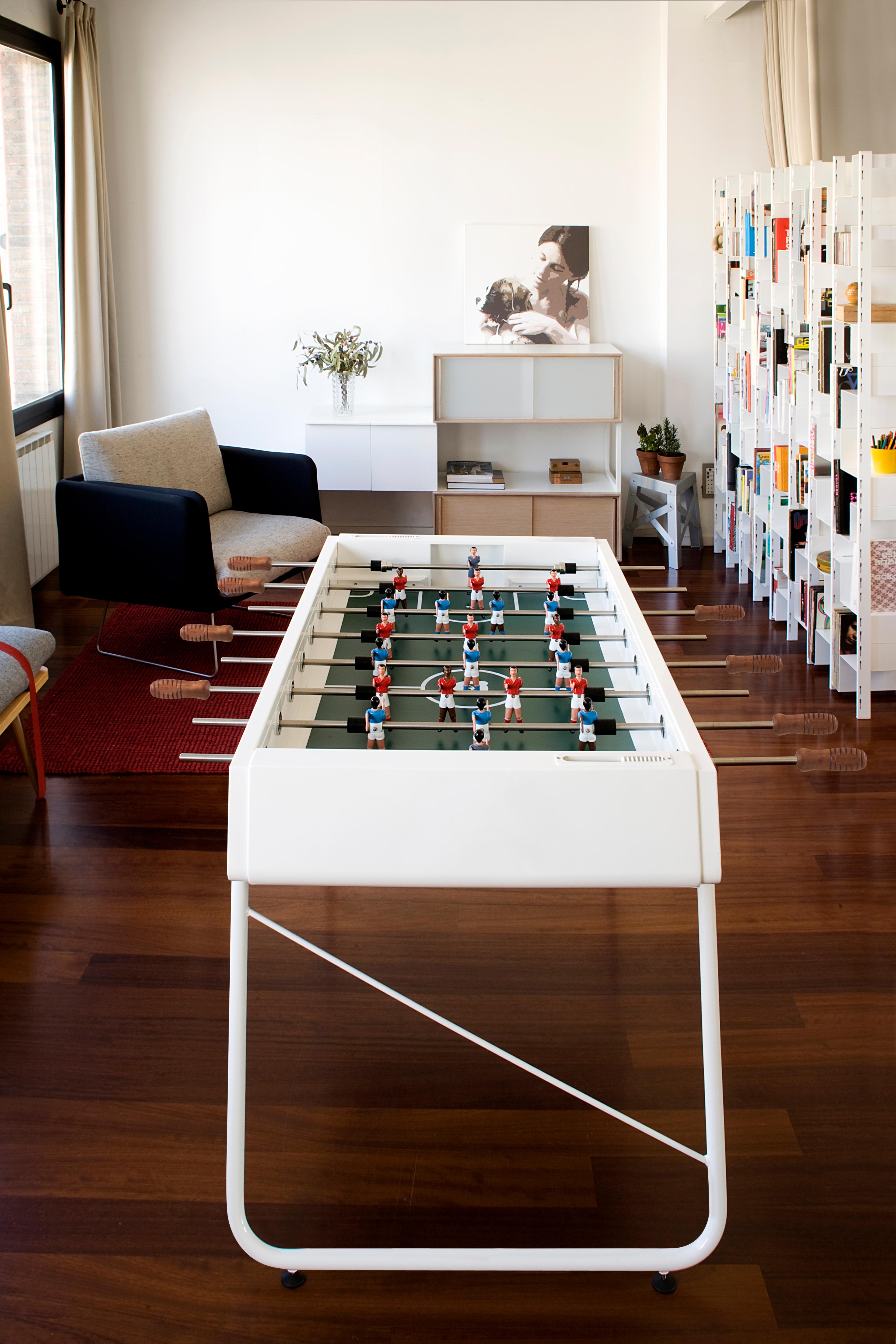 MESA DE FÚTBOL DE METAL ROJO PARA EXTERIOR/INTERIOR RS3 by RS Barcelona Siglo XXI y contemporáneo en venta