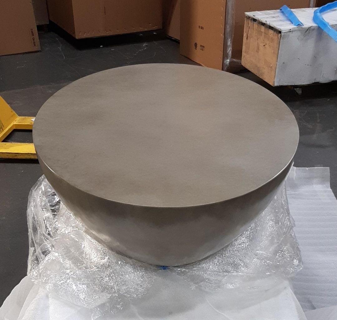 Ensemble de deux fauteuils et d'une table basse pour l'extérieur et l'intérieur en vente 5