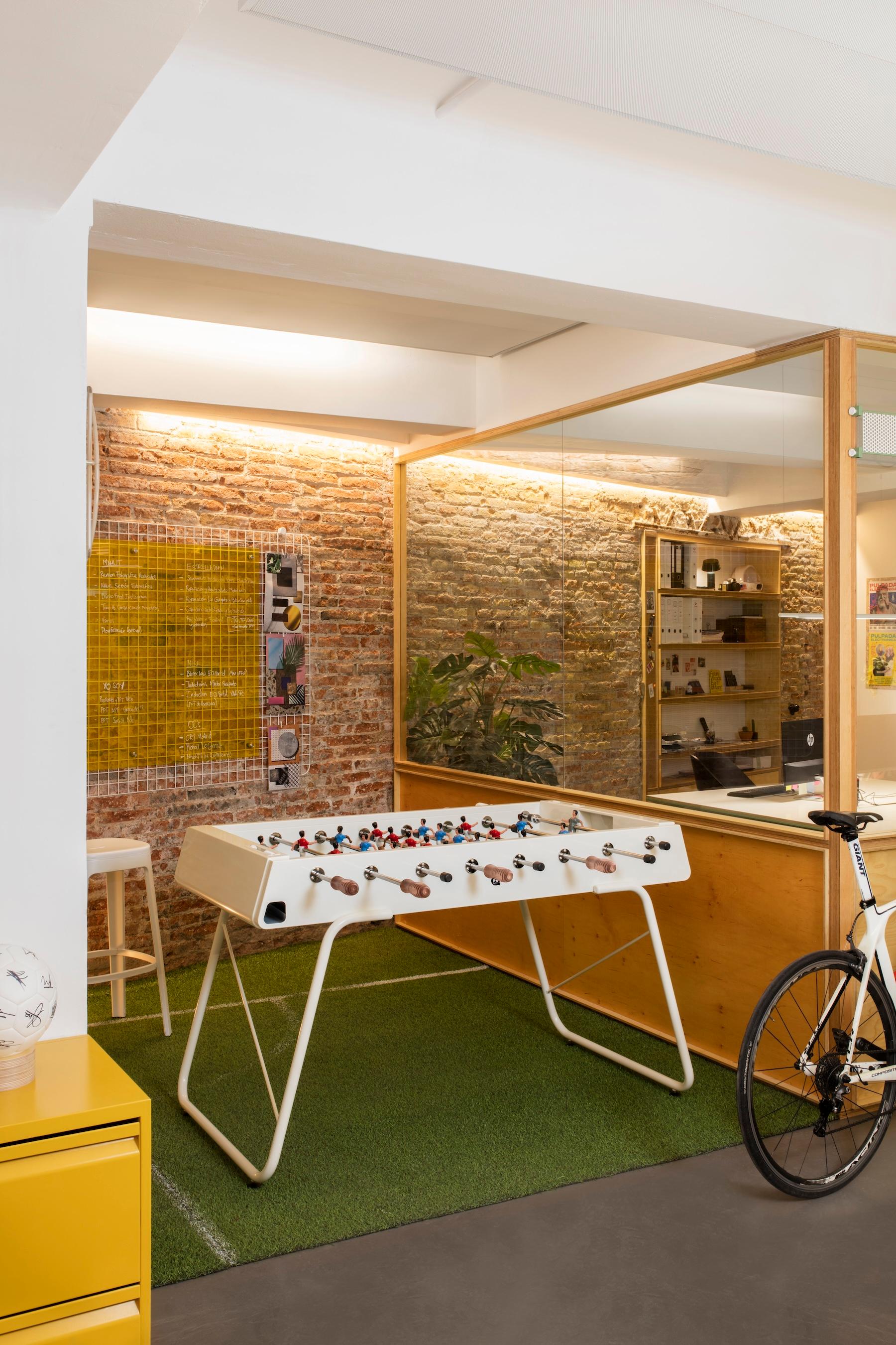 Extérieur/Indoor TABLE DE FOOSBALL BLANCHE en métal RS3 par RS Barcelona en vente 1