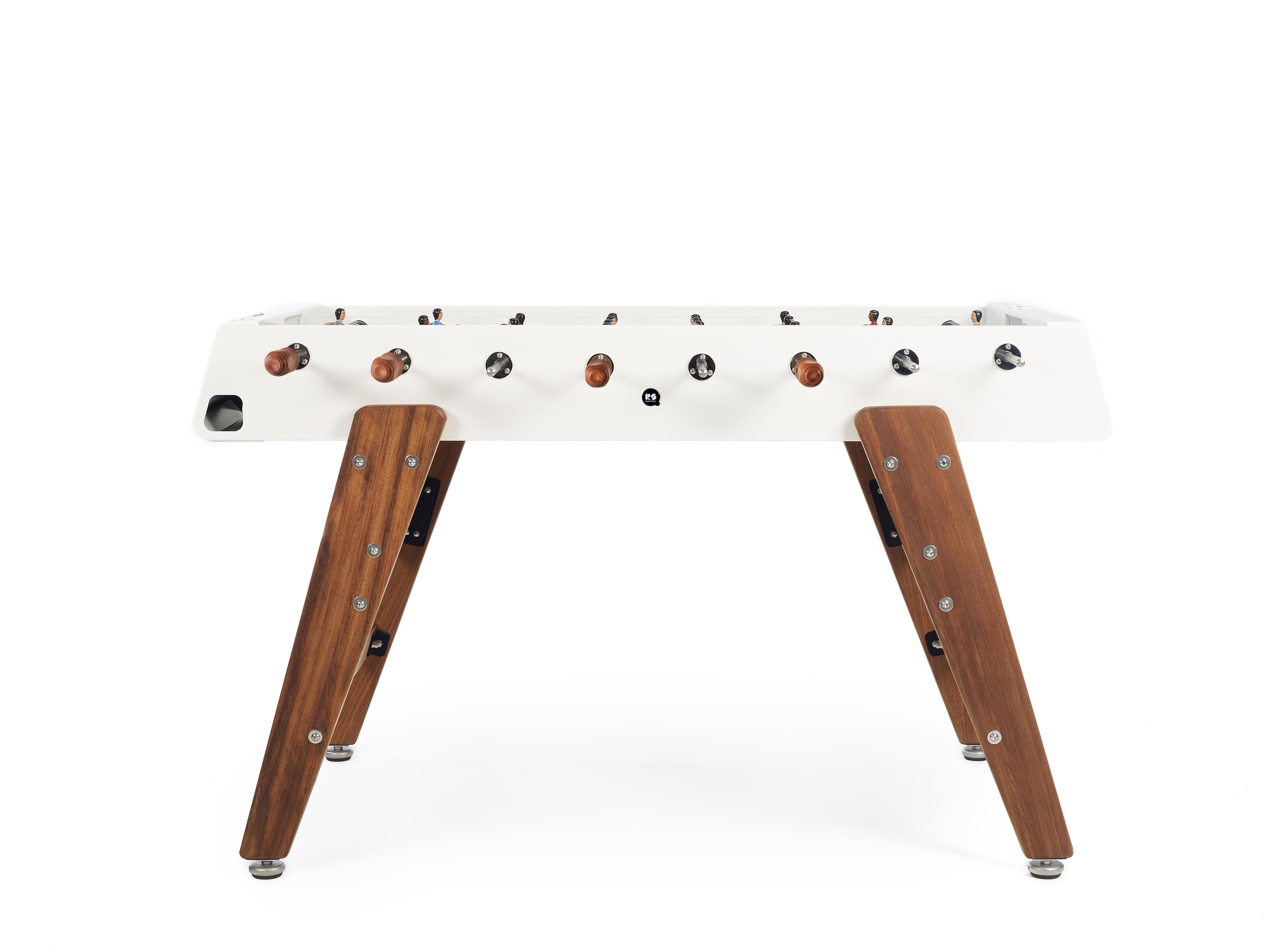 BABY-FOOT RS3 BOIS
CONÇU PAR RAFAEL RODRÍGUEZ pour RS-Barcelona

Avec le baby-foot en bois RS3, un nouveau joueur entre dans le jeu. La récréation avec une touche de bois. Un design plus chaleureux pour ceux qui savent que la combinaison de deux