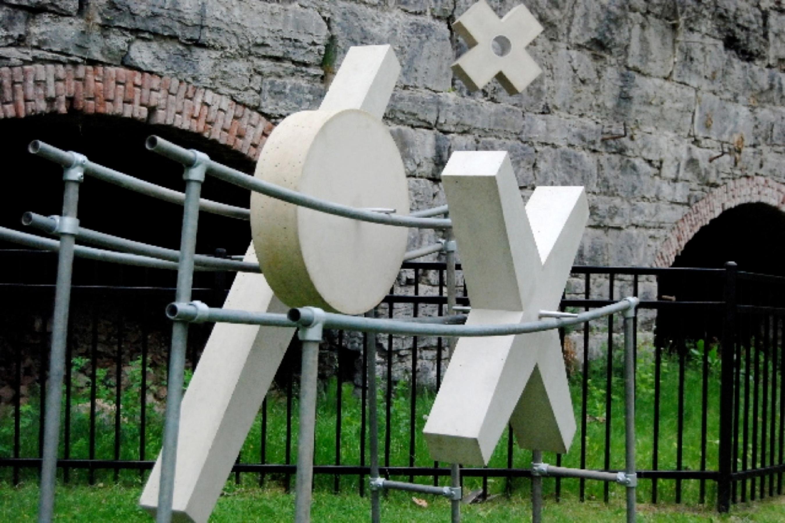 Sculpture et installation contemporaines de grande envergure en béton cinétique pour l'extérieur en vente 2