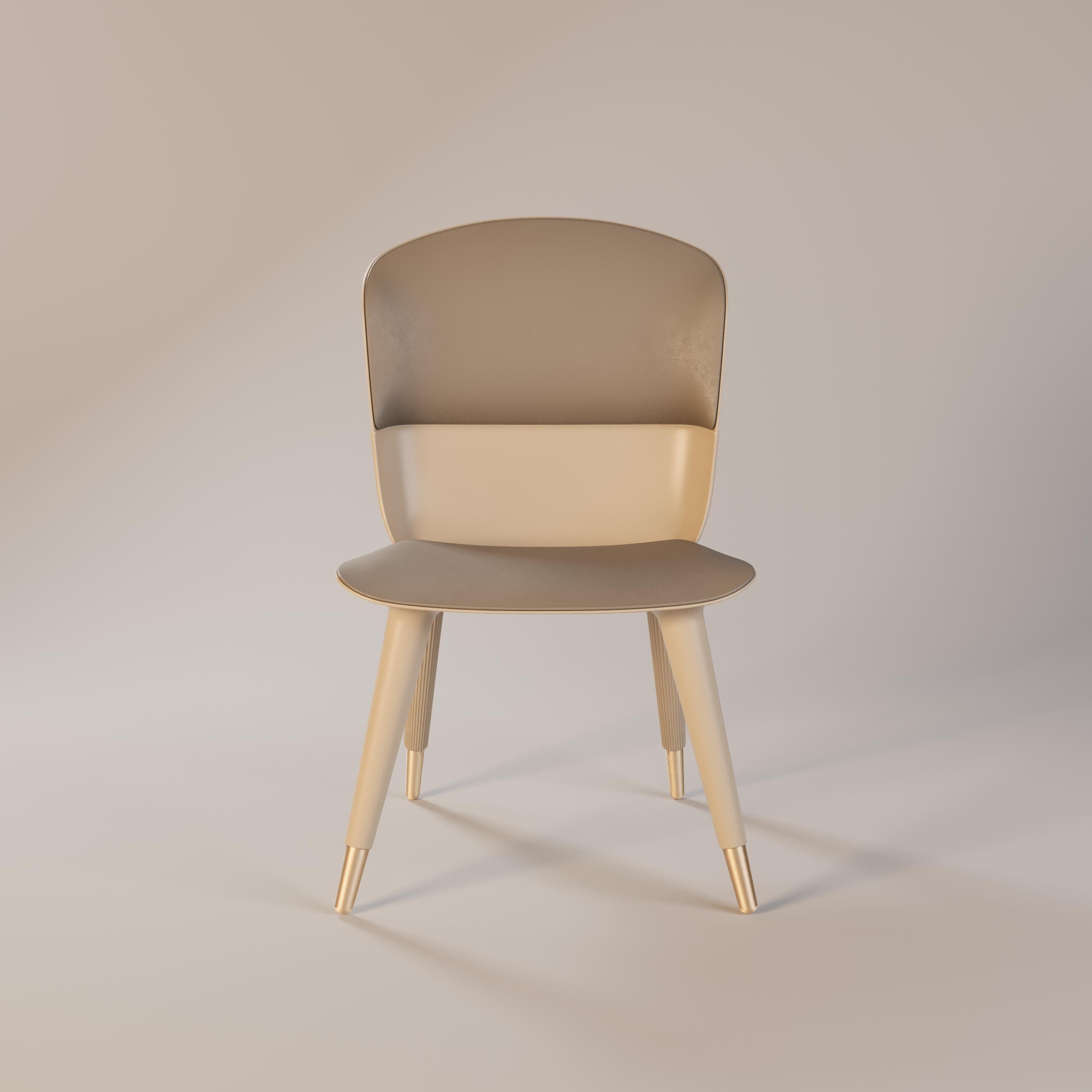 Chaise de salle à manger d'extérieur avec tapisserie en cuir et détails dorés Neuf - En vente à Santo Tirso, PT