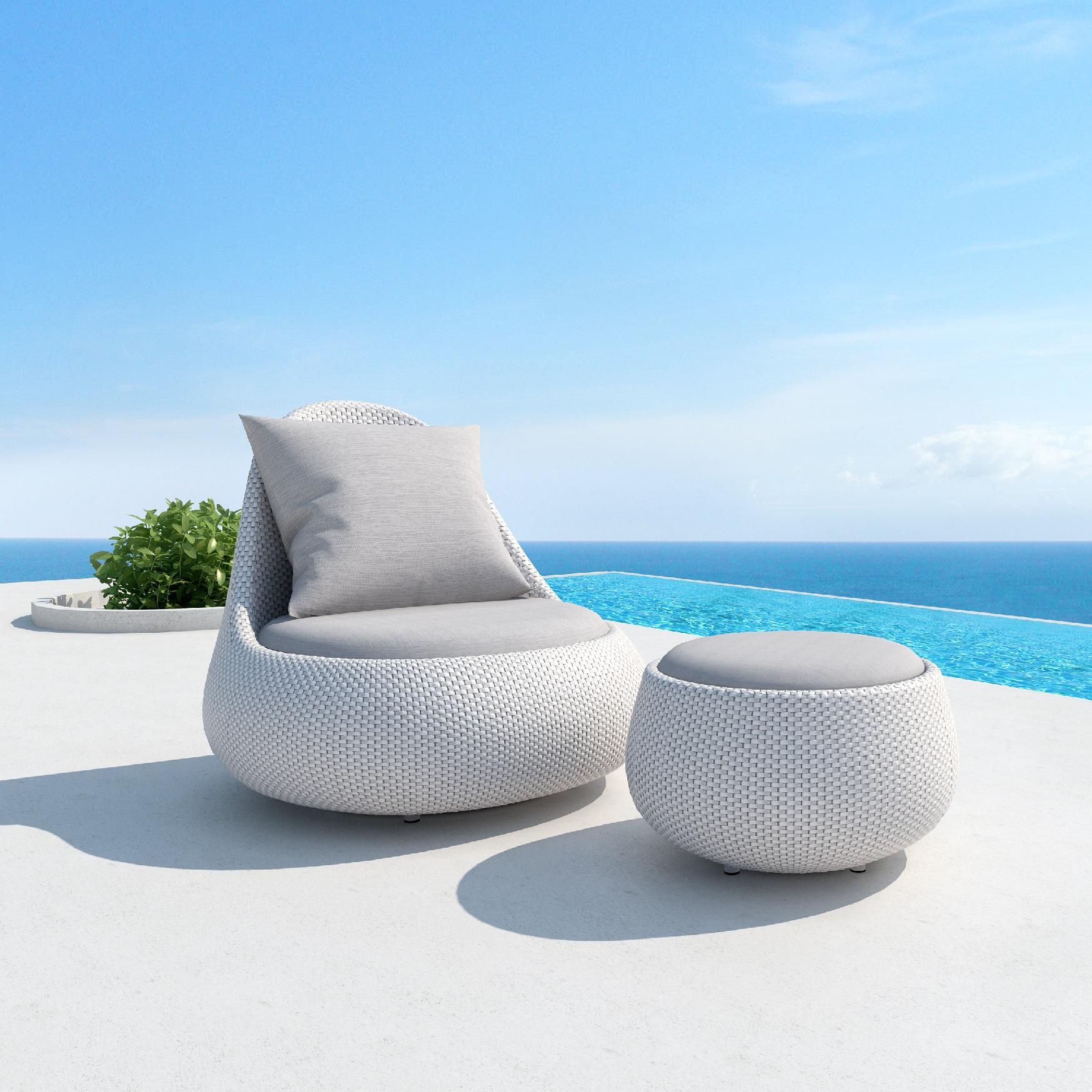 Lounge-Stuhl für draußen aus geflochtenem Geflecht (Asiatisch) im Angebot
