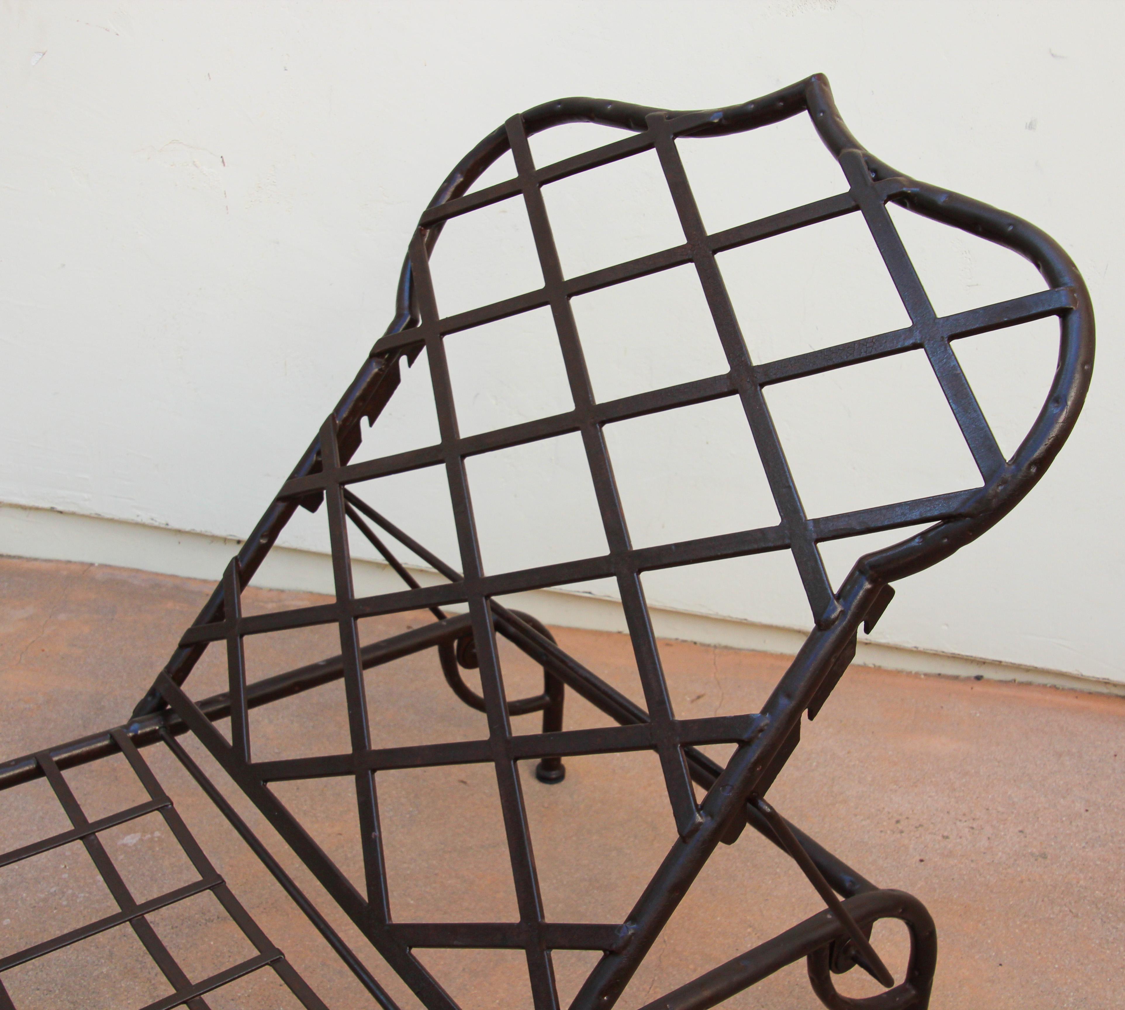 Outdoor Metal Lounge Chair in Mario Papperzini Style Moorish Backrest Design 3