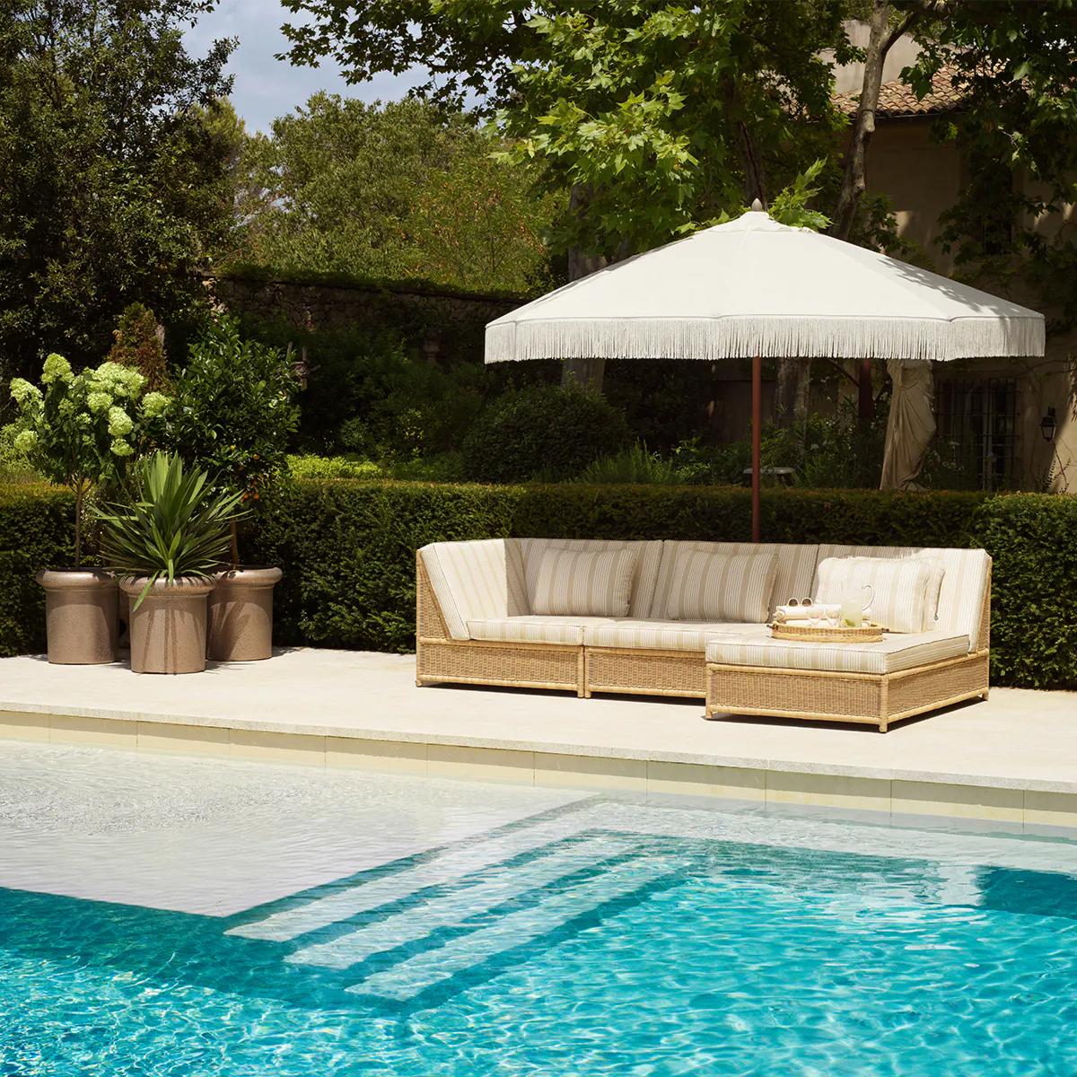 Moderne Chaise d'angle modulaire d'extérieur - Rotin et tissu beige en vente