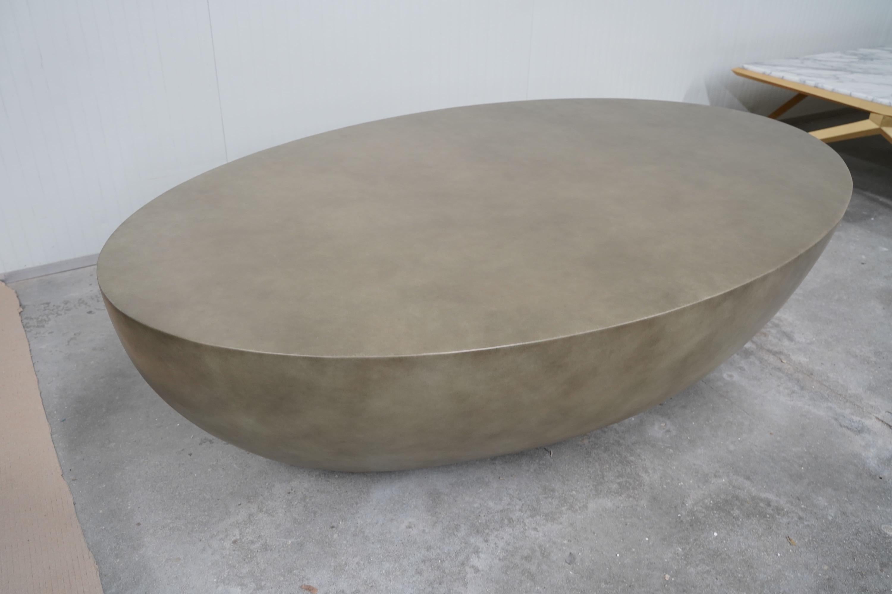 Mesa de centro Moon para exterior, acabado natural envejecido Moderno en venta