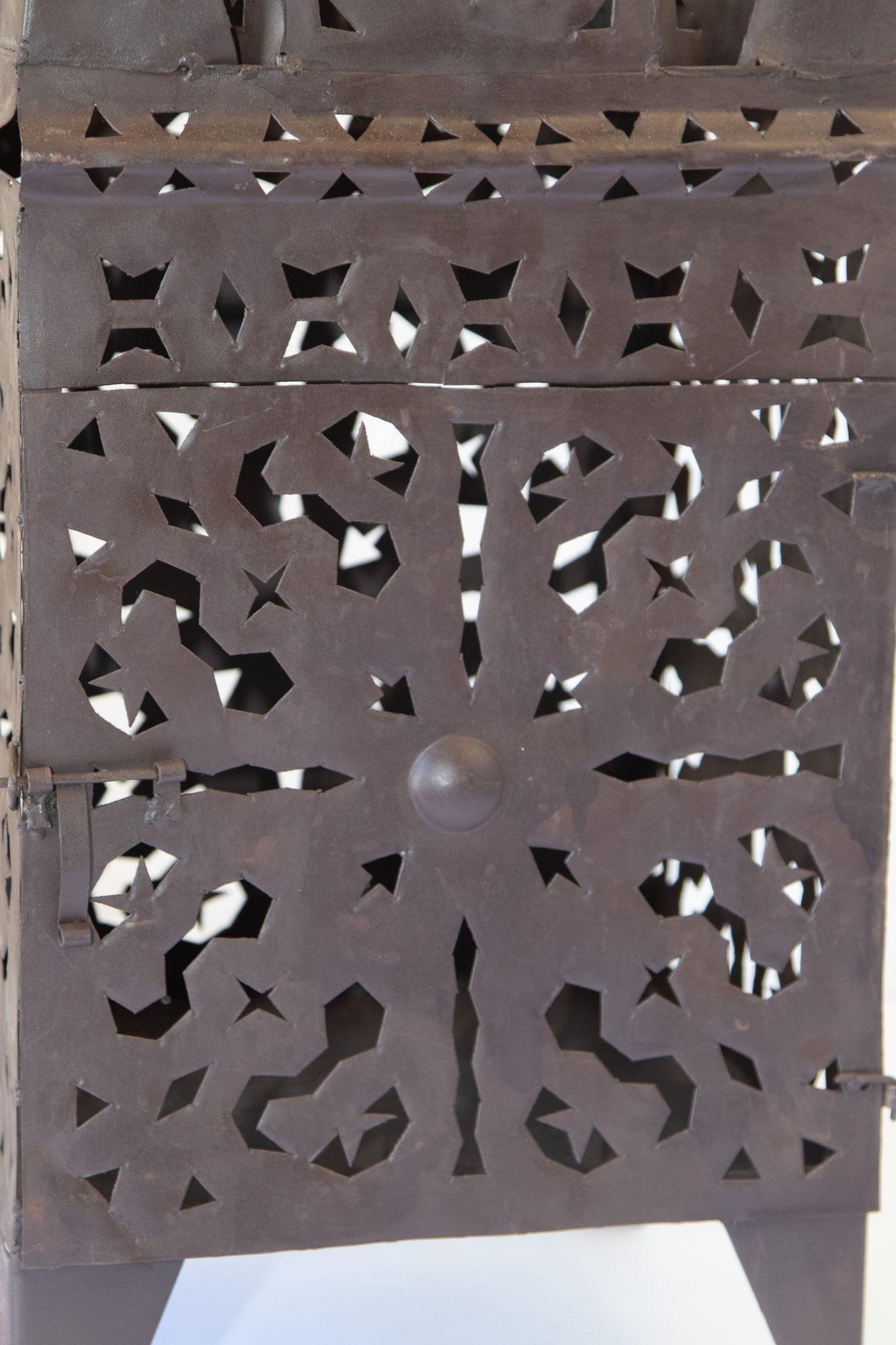 Outdoor Moroccan Hurricane Metal Candle Lantern For Sale 1