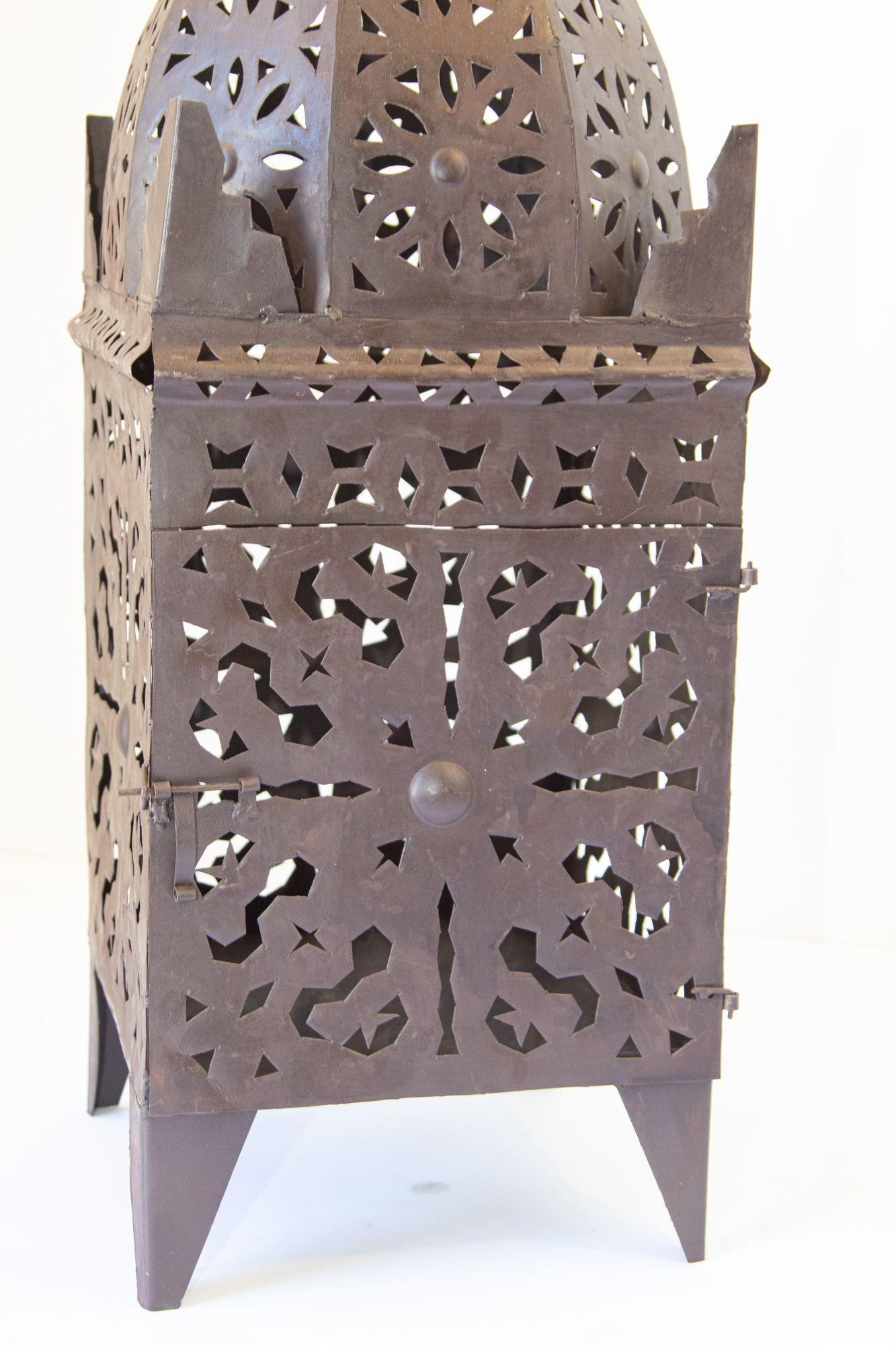 Outdoor Moroccan Hurricane Metal Candle Lantern For Sale 1