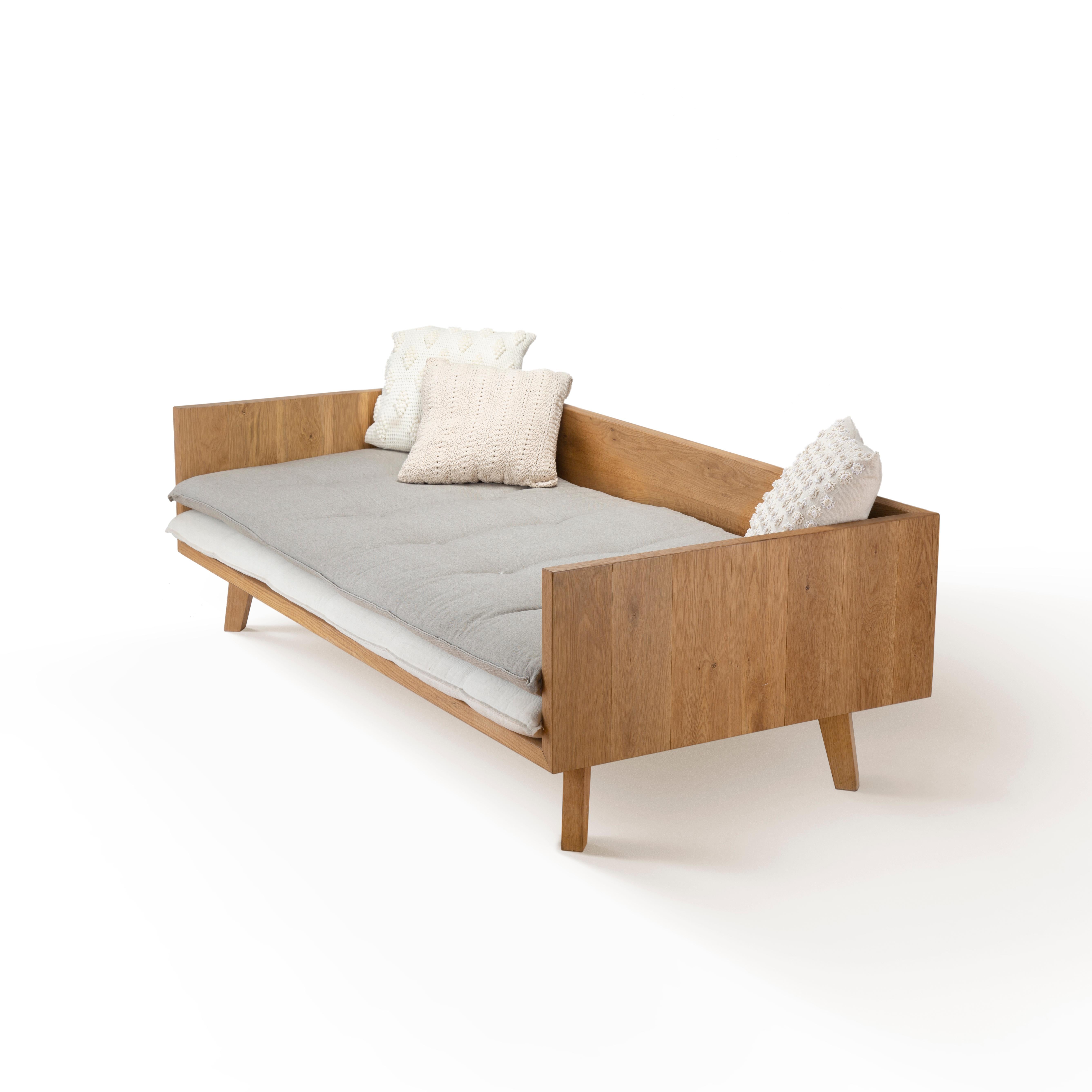 Outdoor Oil-Treated Oak Wood 2-Sitzer Sofa mit Doppelmatratzen (Ägyptisch) im Angebot