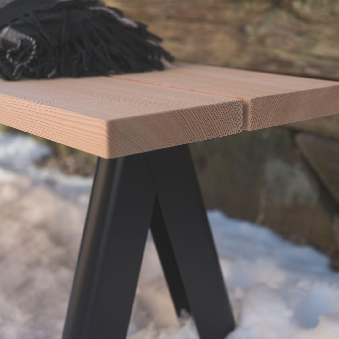 Mid-Century Modern Banc d'extérieur « Overlap » en cèdre rouge occidental et acier noir pour Skagerak en vente