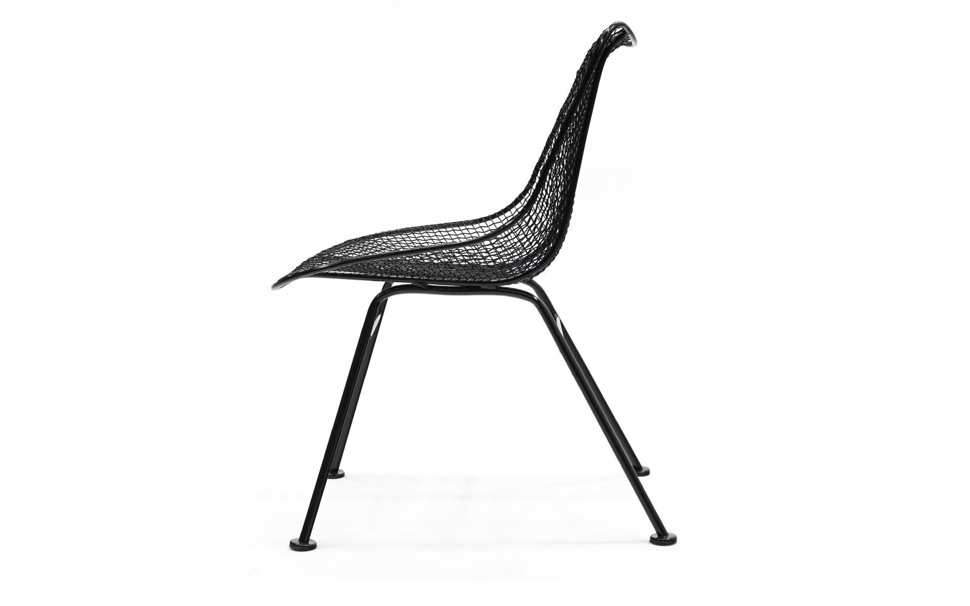 Outdoor / Patio Table and Four Sculptura Chairs by Woodard, Expertly Restored 2