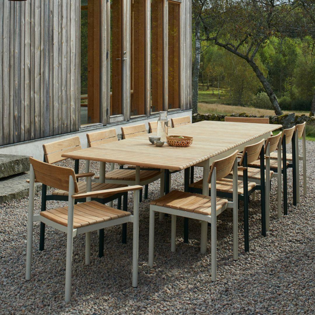 Outdoor 'Pelagus' Chair in Teak and Hunter Green Aluminum for Skagerak For Sale 3