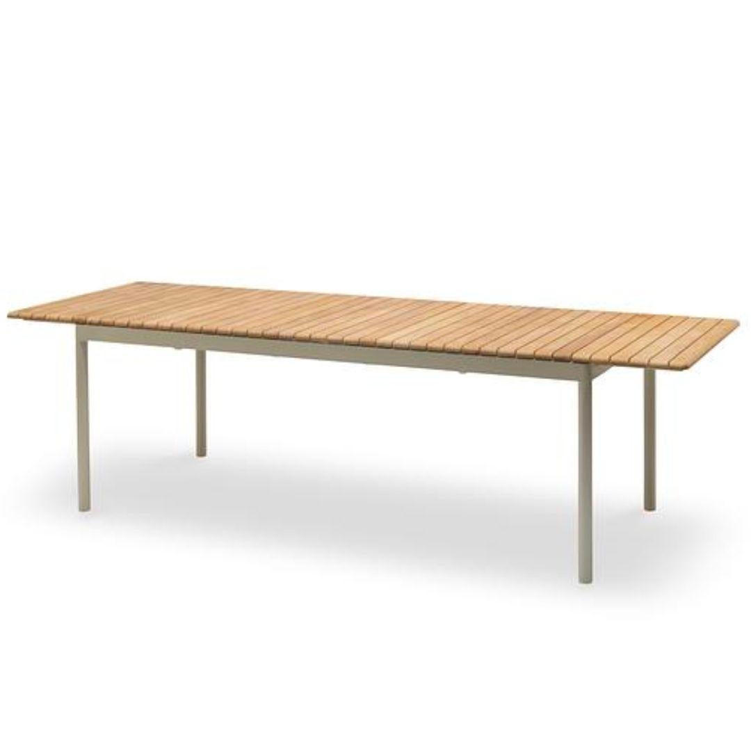 Outdoor 'Pelagus' Dining Table in Teak and Hunter Green Aluminum for Skagerak For Sale 4
