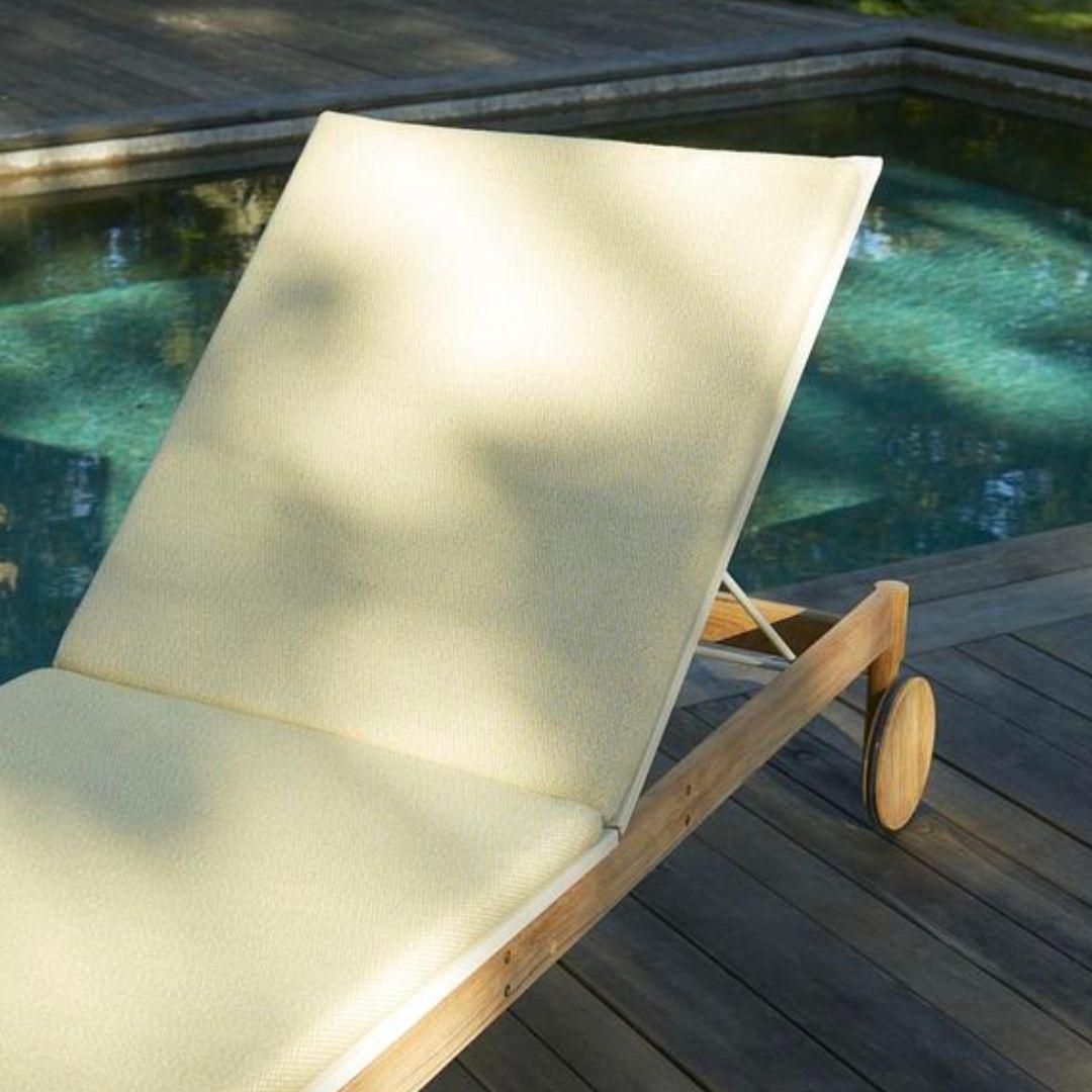 Outdoor 'Pelagus' Sunbed in Teak and Fabric for Skagerak For Sale 8