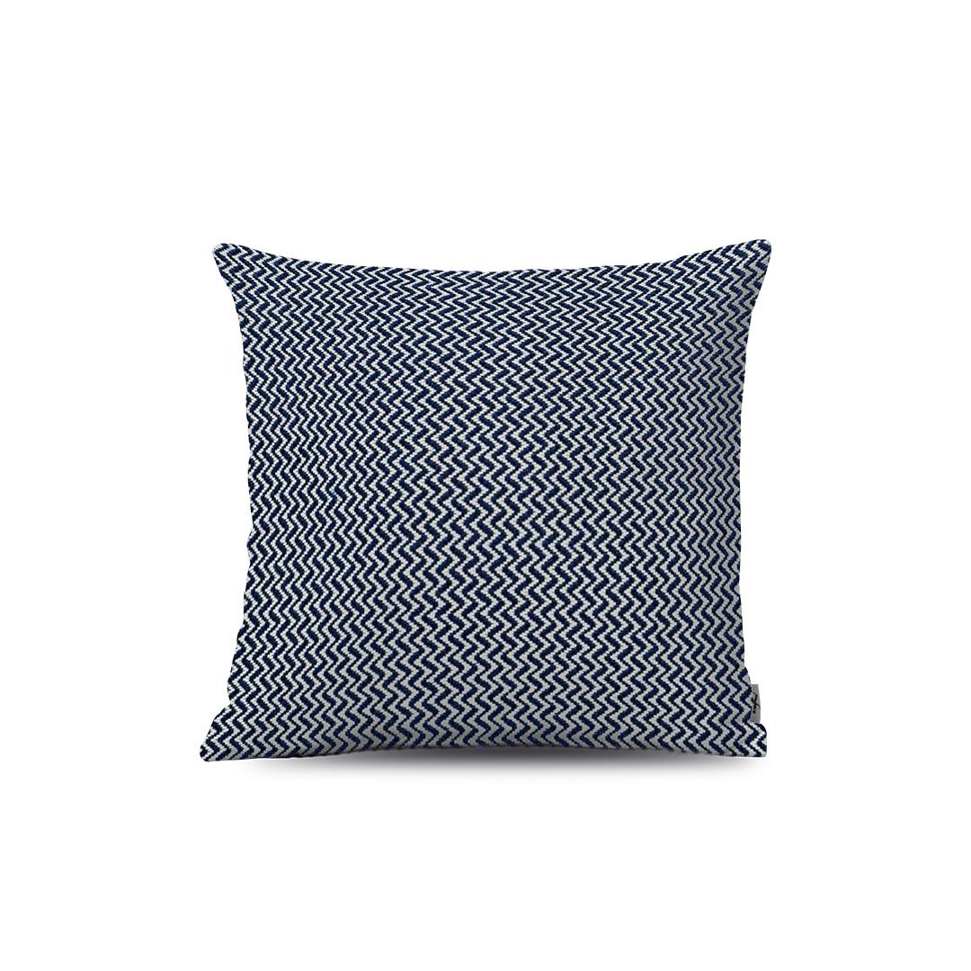 Pillow medium - Outdoor pillow medium

Modern outdoor pillow made with Ralph Lauren Fabrics

A simple design that allows you to risk in colors and patterns. Choose your favorite outdoor premium fabrics and synthetic leathers and mix and match