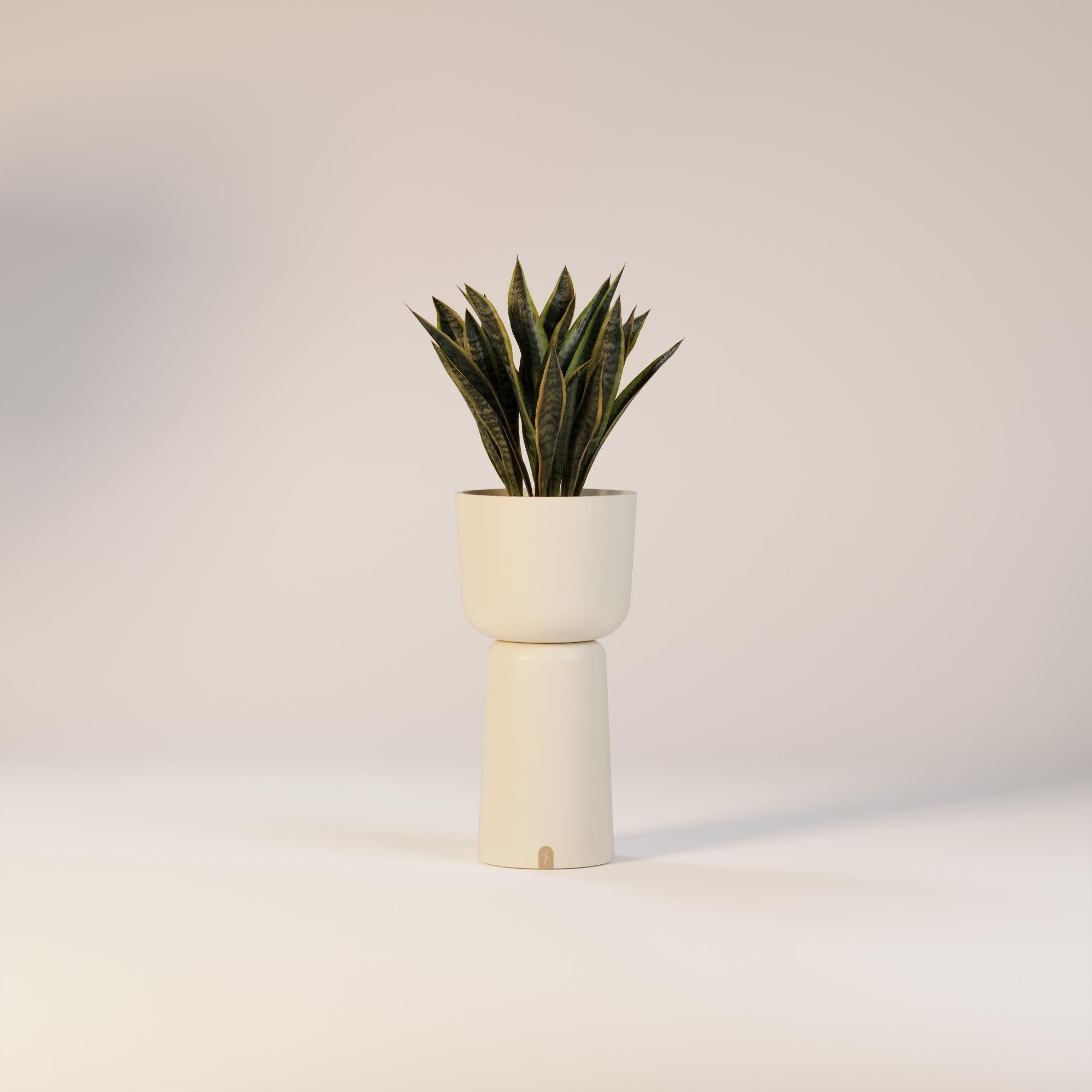 XXIe siècle et contemporain Jardinière d'extérieur moderne au design élégant en fibre de verre en vente