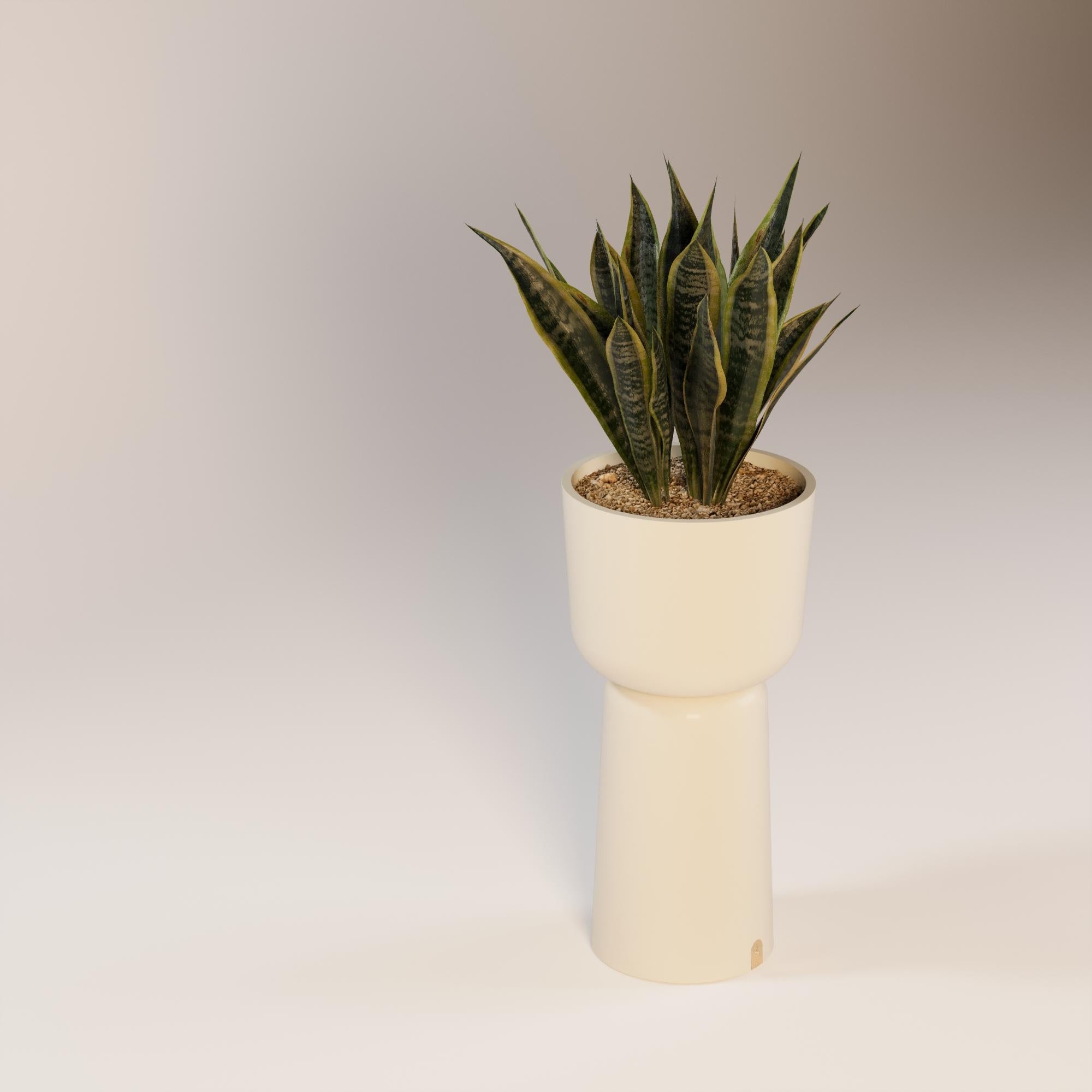 Jardinière d'extérieur moderne au design élégant en fibre de verre en vente 1