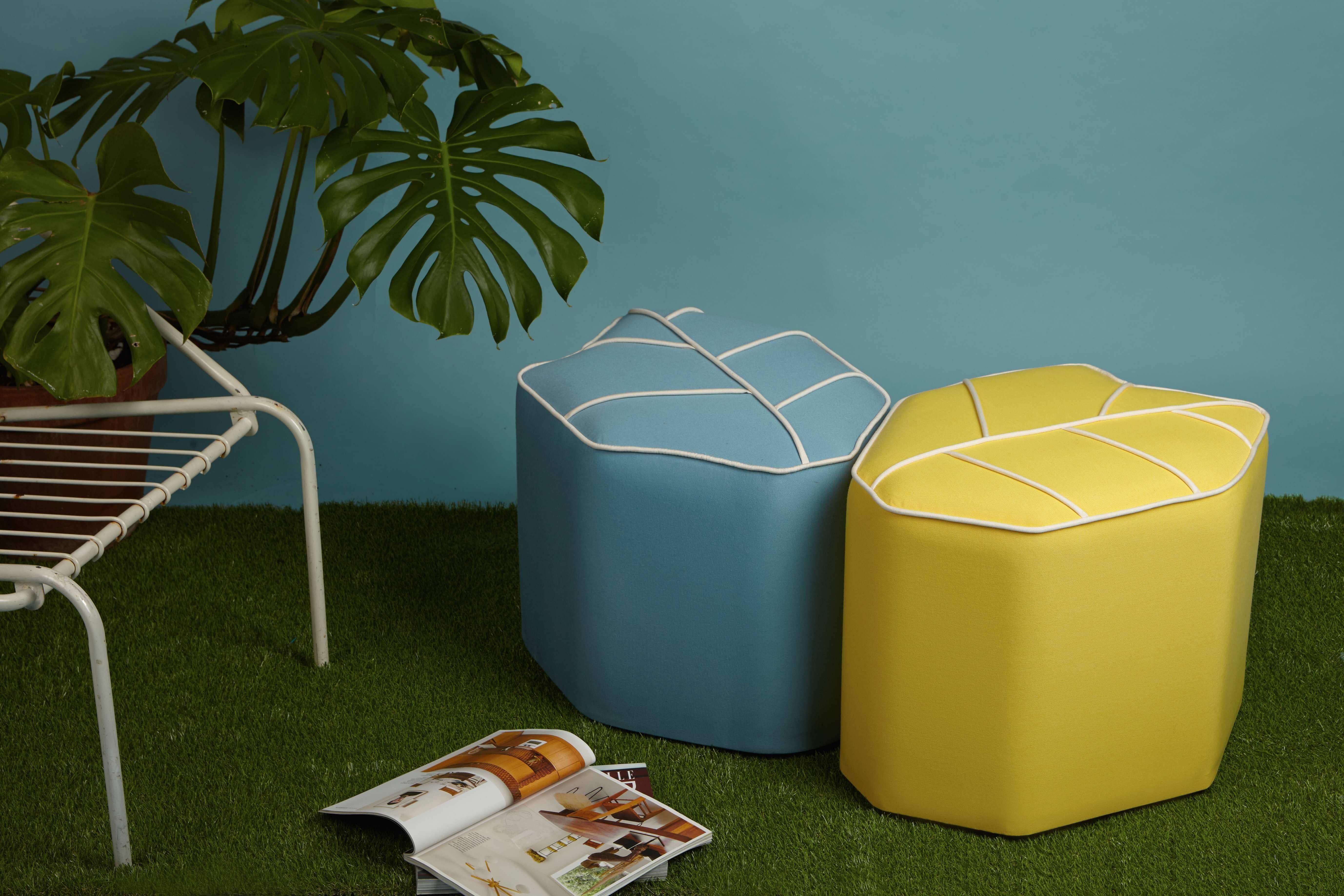 Pouf da esterno con seduta a foglia di design by design by nico in vendita 2