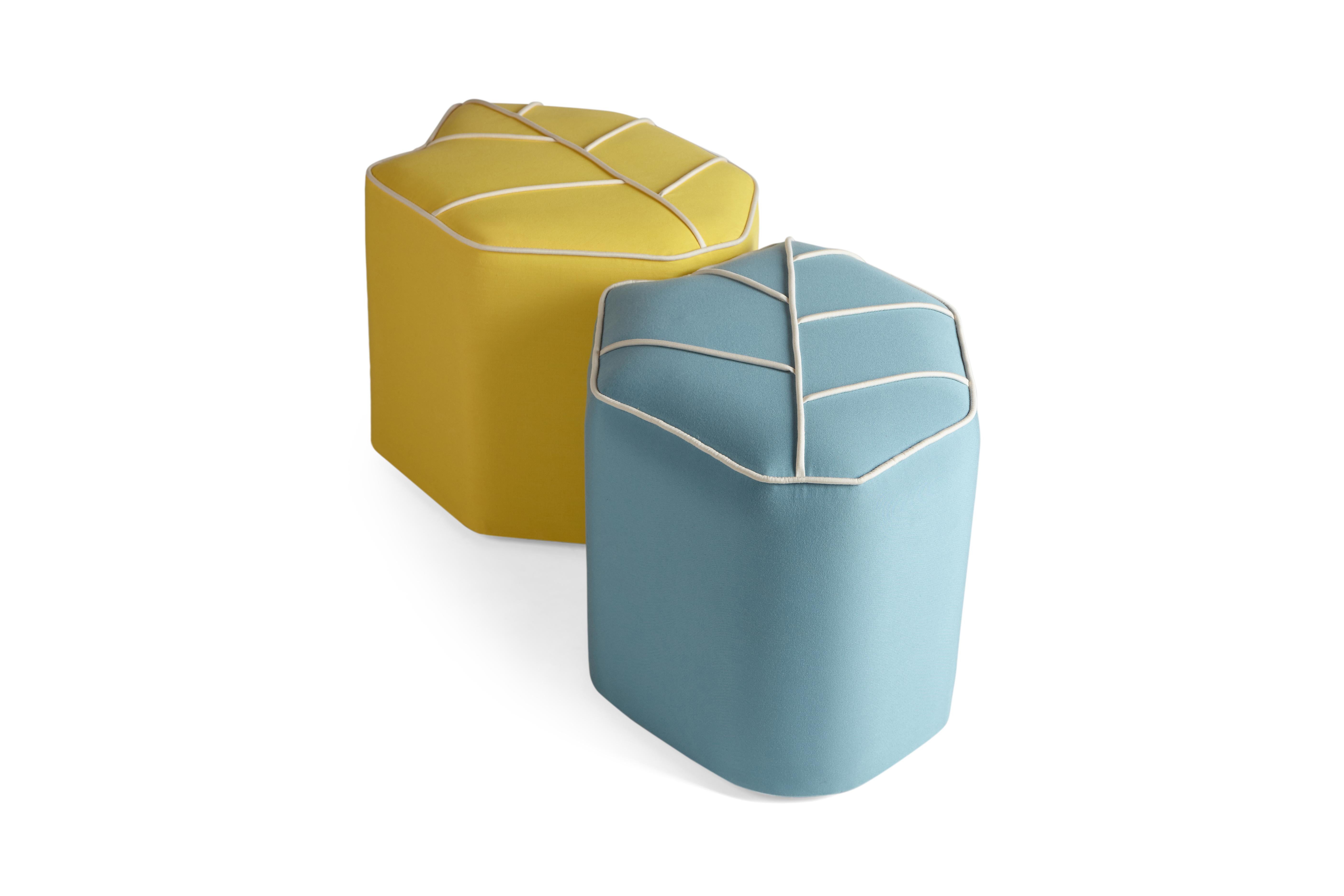 XXI secolo e contemporaneo Pouf da esterno con seduta a foglia di design by design by nico in vendita