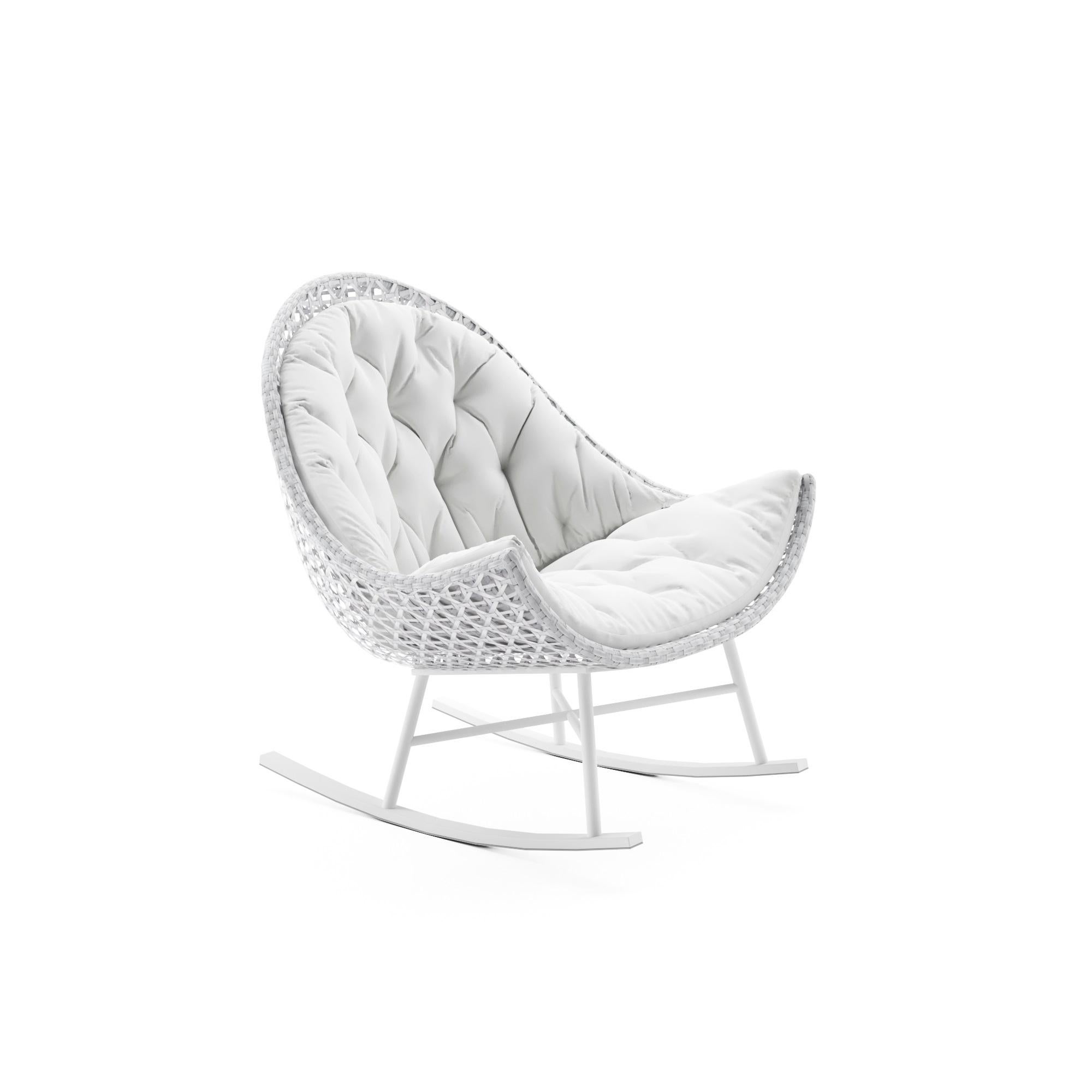 Not many furniture pieces can create a sense of total relaxation and stress release the way this rocking chairs do. The combined use of two different colors and the open weave technique creates the unique design of this collection. Thanks to its