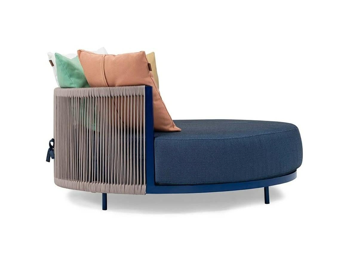 Modern Outdoor Round Daybed Upholstered in Fabric with Cushions For Sale