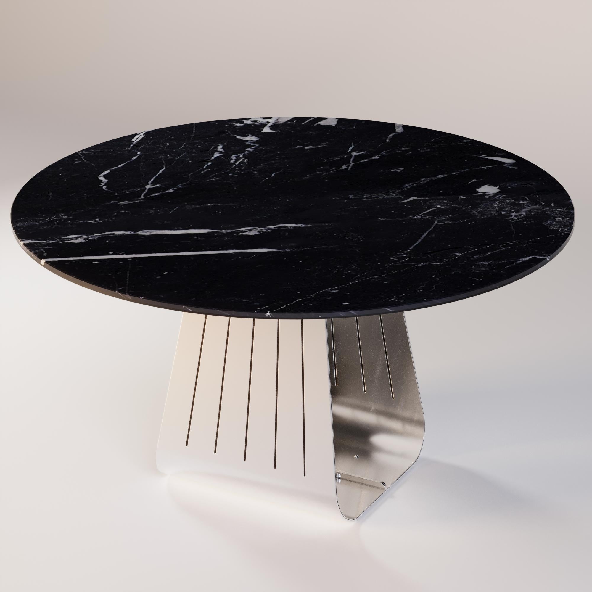 Outdoor Round Dining Table with Nero Marquina Marbe Top In New Condition For Sale In Santo Tirso, PT