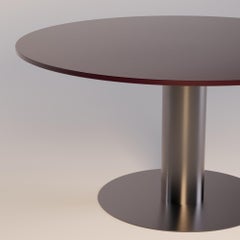 Eleganter runder Esstisch für den Außenbereich in Edelstahloptik