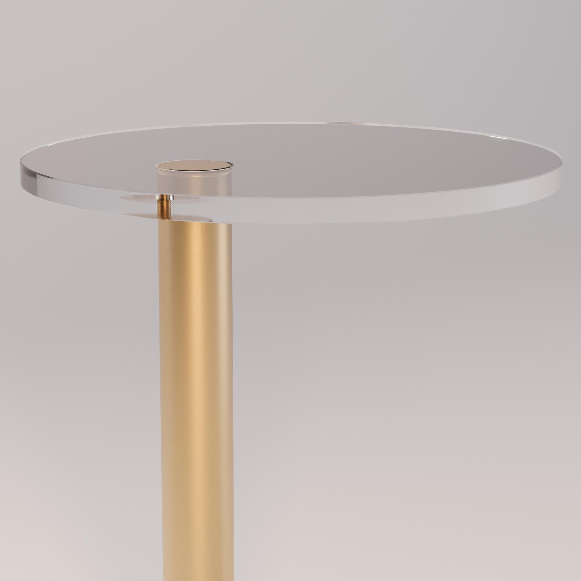 Luxuriöser Outdoor-Beistelltisch mit Marmorplatte (Moderne) im Angebot