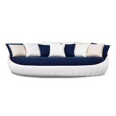 Lounge in a Seashell Design with White and Navy Upholstery for Outdoor use