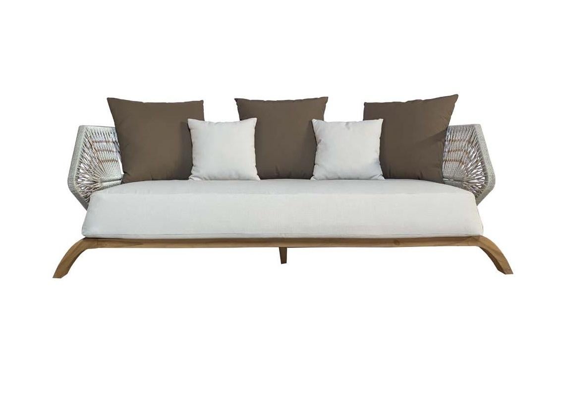 Outdoor-Sofa aus handgewebtem Seil und massivem Teakholz (Moderne) im Angebot