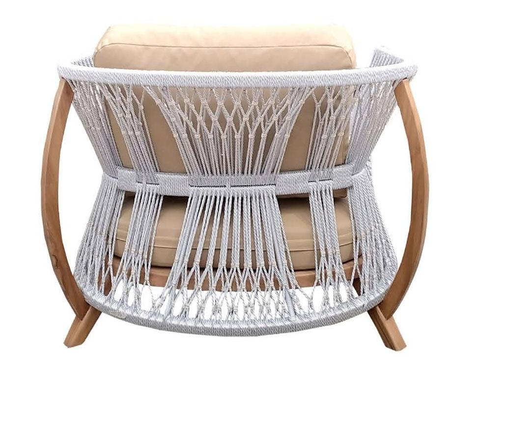 Outdoor-Sofa aus handgewebtem Seil und massivem Teakholz (Handgefertigt) im Angebot