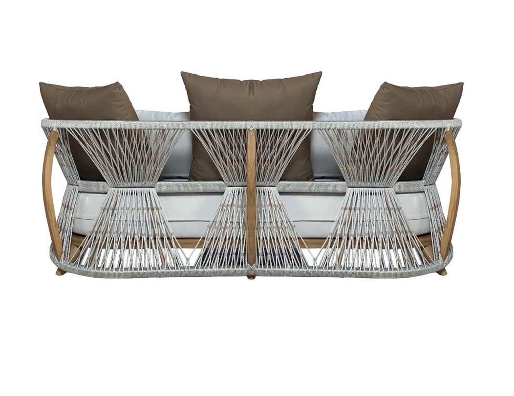 Outdoor-Sofa aus handgewebtem Seil und massivem Teakholz im Zustand „Neu“ im Angebot in New York, NY