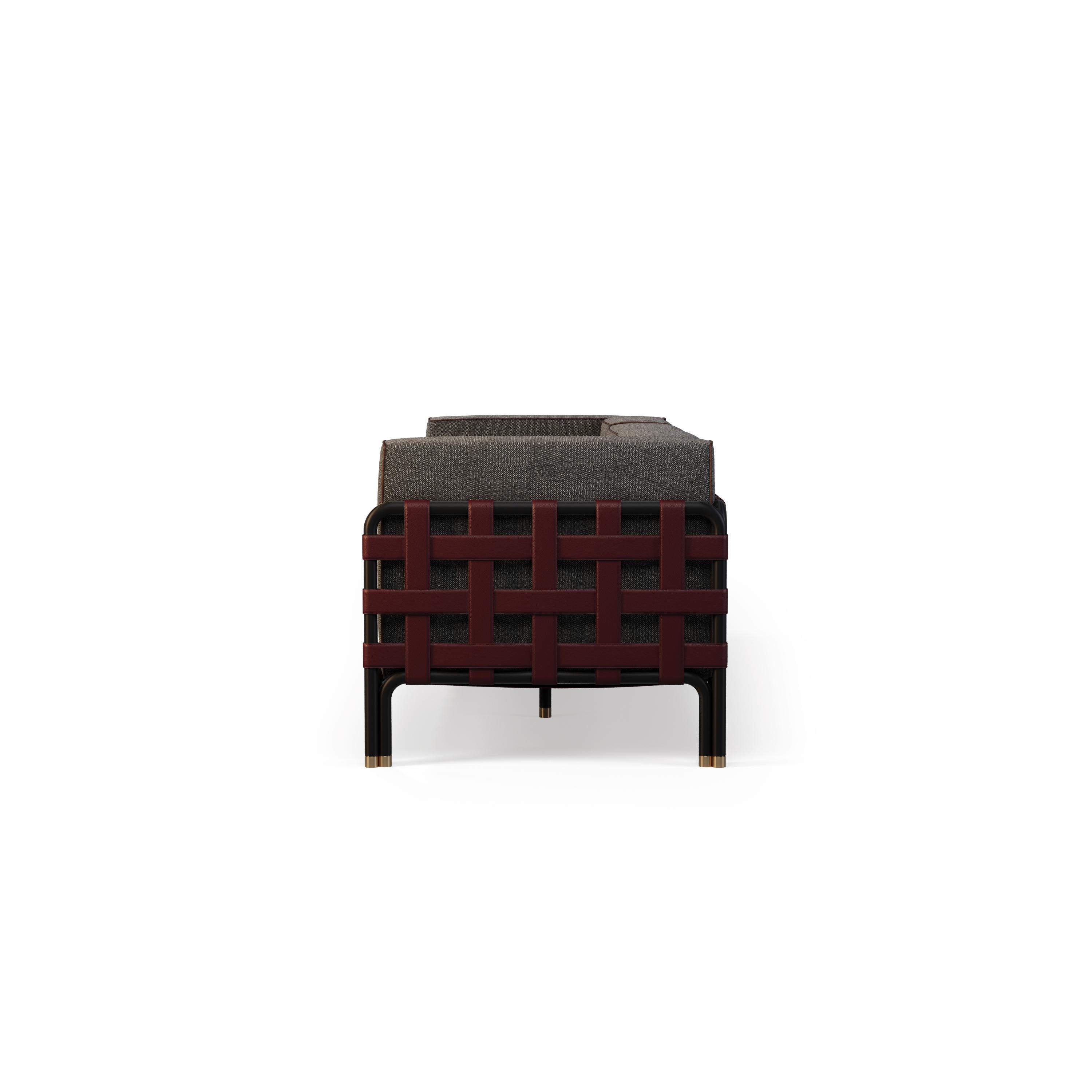 Stilvolles Outdoor-Sofa mit burgunderroten Lederakzenten (21. Jahrhundert und zeitgenössisch) im Angebot