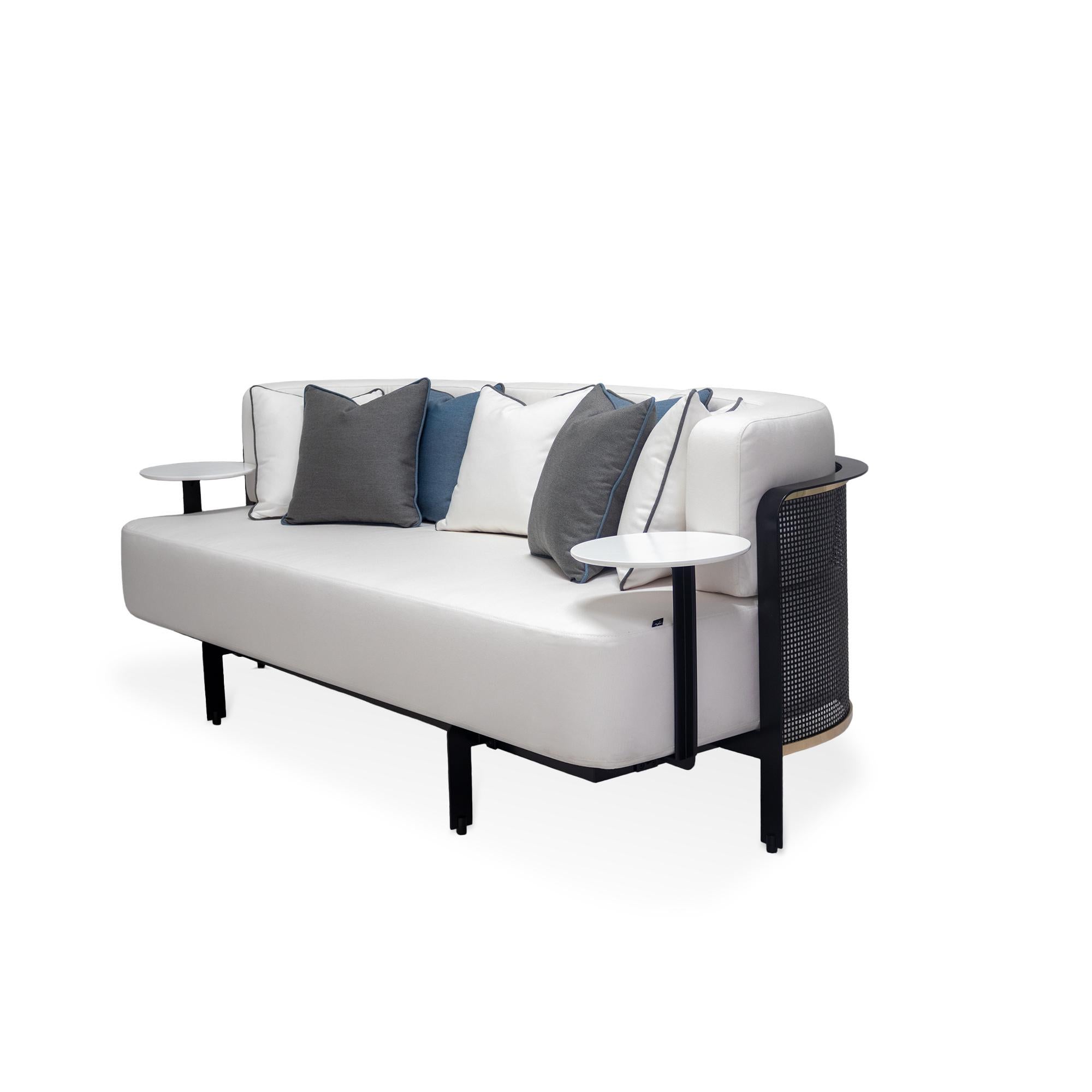 Outdoor-Sofa mit wasserfesten Stoffen und witterungsbeständigen Materialien (Portugiesisch) im Angebot