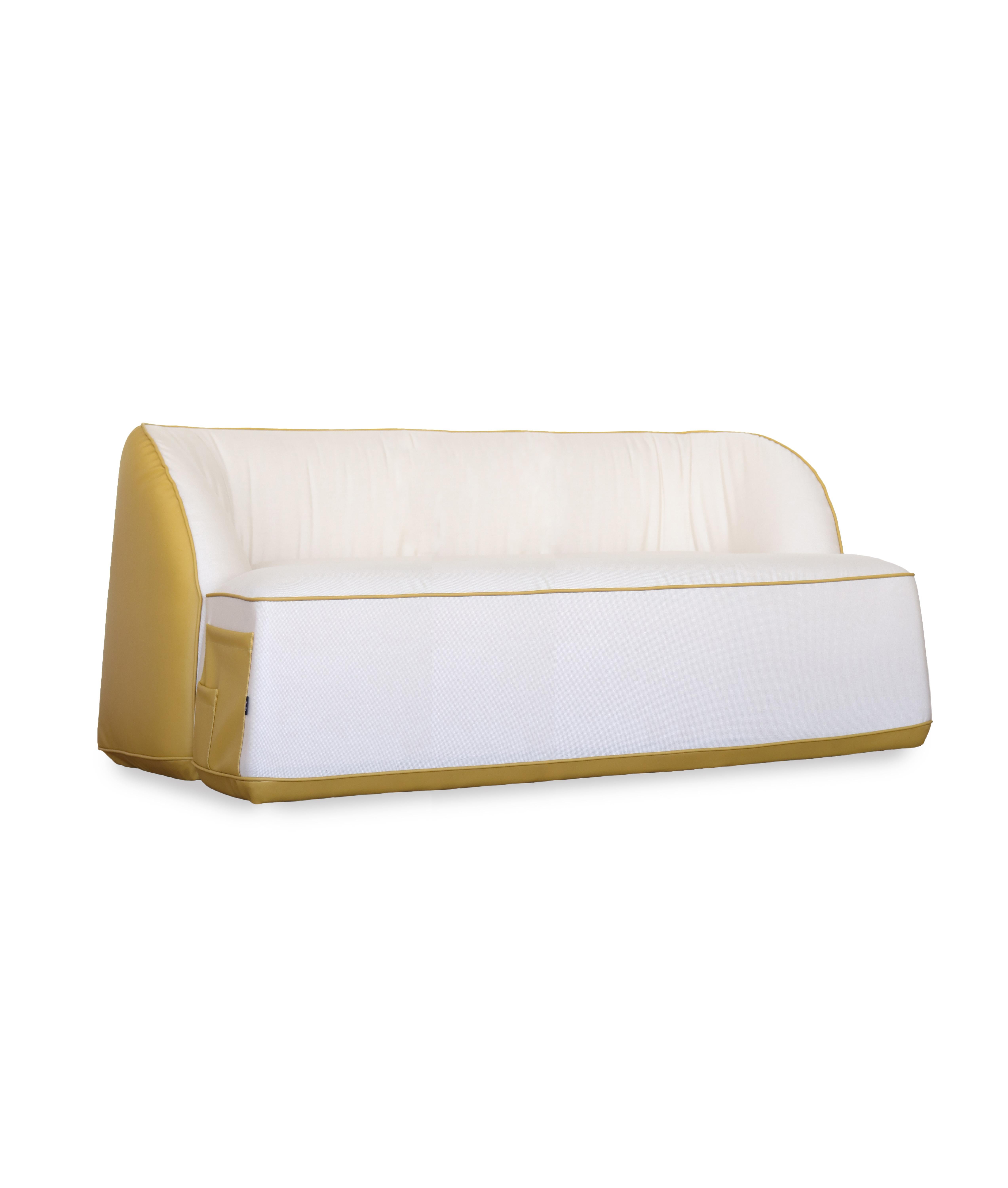 Flow Sunbed 

The Flow sunbed features a resistant base that provides stability and support, ensuring that you can fully sink into it. Its soft and cozy design creates a true cloud of comfort that will have you feeling relaxed and rejuvenated in no