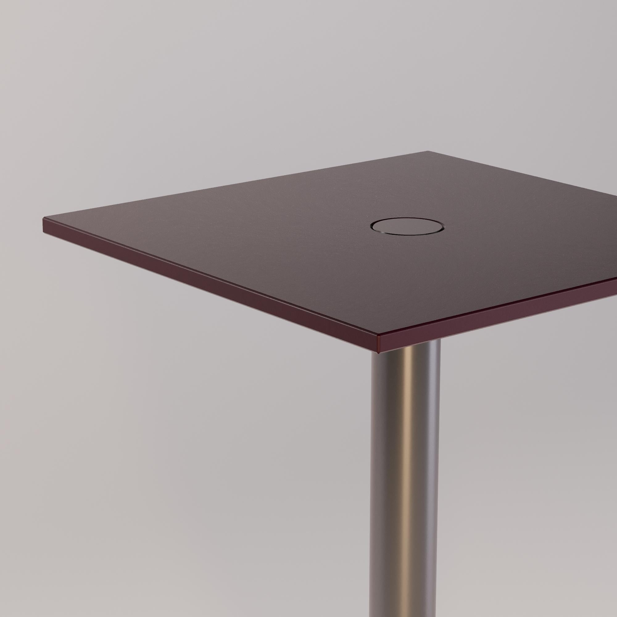 Mesa de bar cuadrada Dawn

La mesa de bar Dawn se adapta sin esfuerzo a diversos entornos, garantizando un ambiente refinado para cada ocasión. Su estética contemporánea y su composición duradera aportan tanto belleza como funcionalidad, ofreciendo