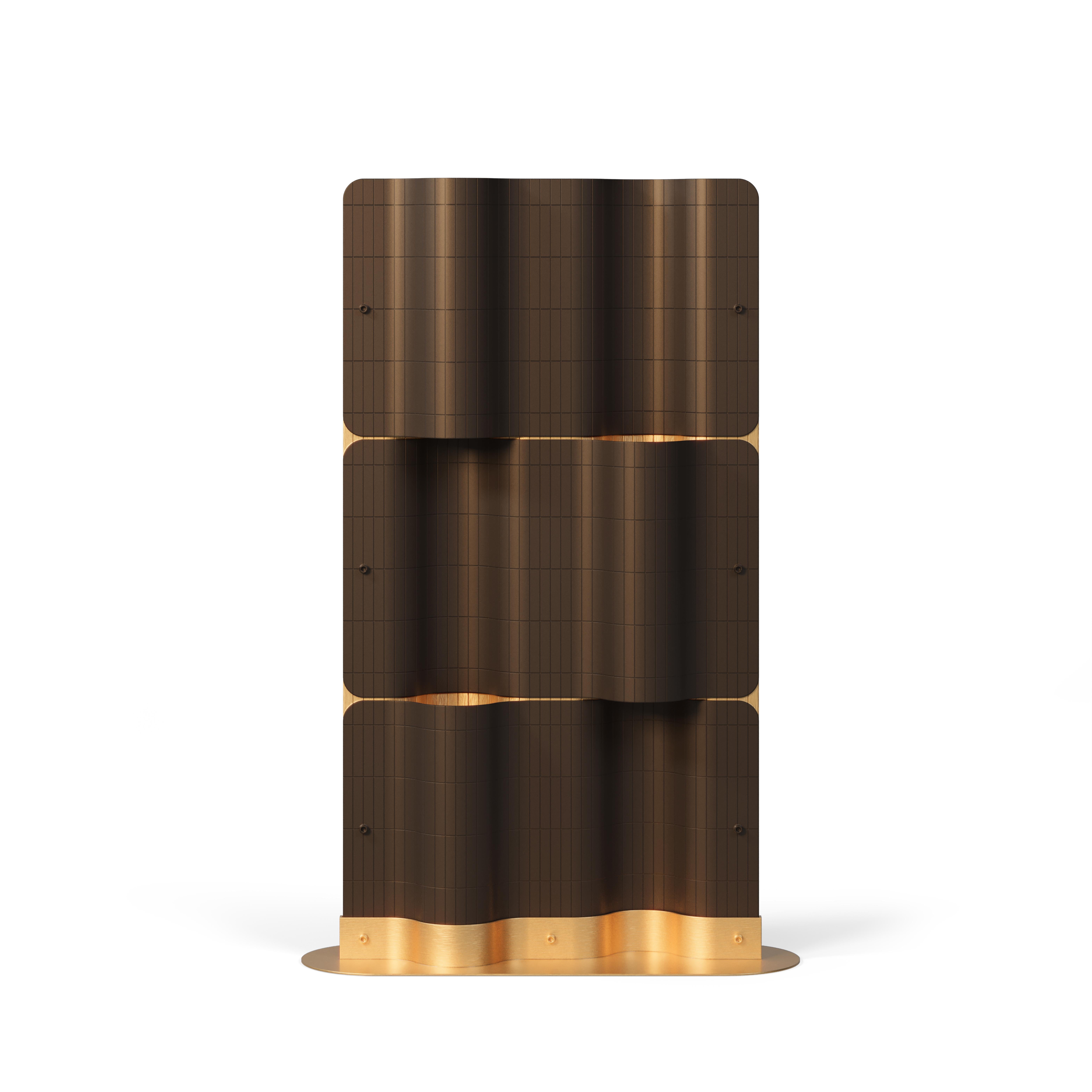 The Serena planter brings elegance and sophistication to outdoor areas such as patios, balconies, and gardens. Made of stainless steel with premium finishes resistant to outdoor conditions, it features a unique and distinctive design, making it a