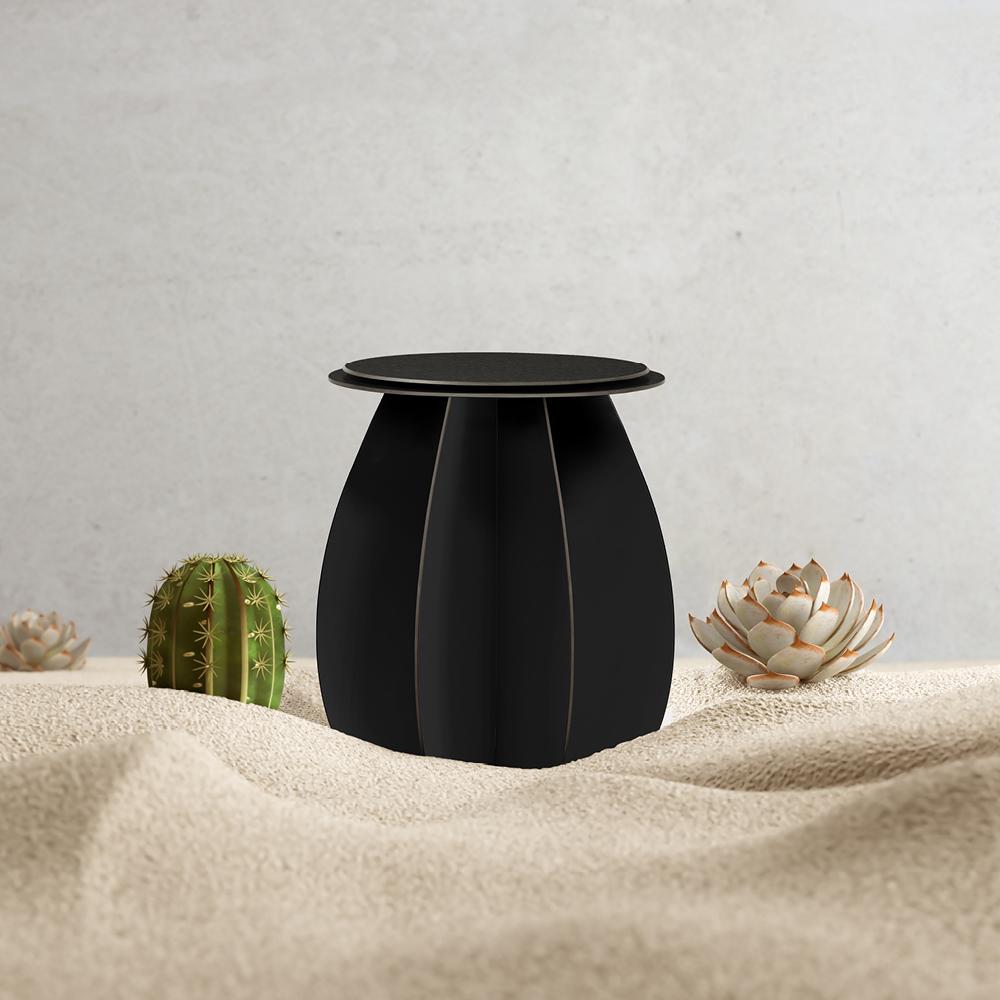 Lo sgabello Cholla, disegnato da Florence Bourel, è un mobile versatile adatto agli spazi interni, ai balconi soleggiati o alle piscine.

Cholla incarna un ottimismo naturale con la sua forma ispirata ai cactus, caratterizzata da linee morbide e