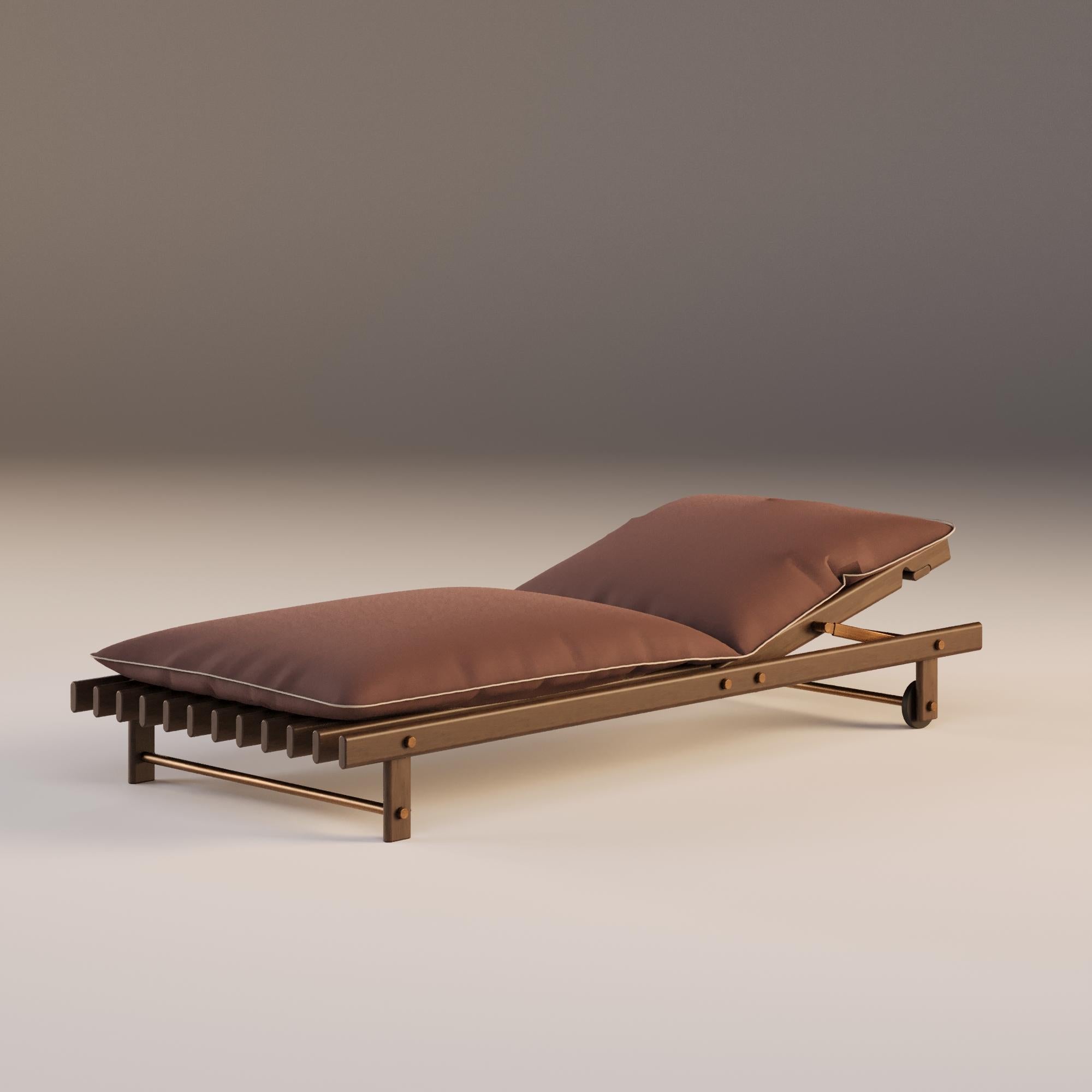 Lettino da esterno con struttura in Iroko e Fabrice impermeabile In condizioni Nuovo in vendita a Santo Tirso, PT