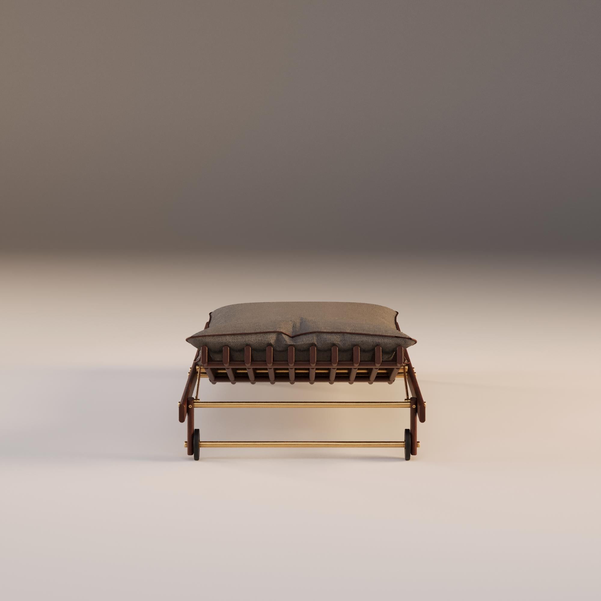 Lettino Astra per esterni

Il lettino Astra nasce dal dialogo naturale tra luce e materia prima. La struttura in legno, nobile ed espressiva, rivela linee modellate con precisione, mentre gli accenti metallici richiamano sottili tocchi di luce.

La