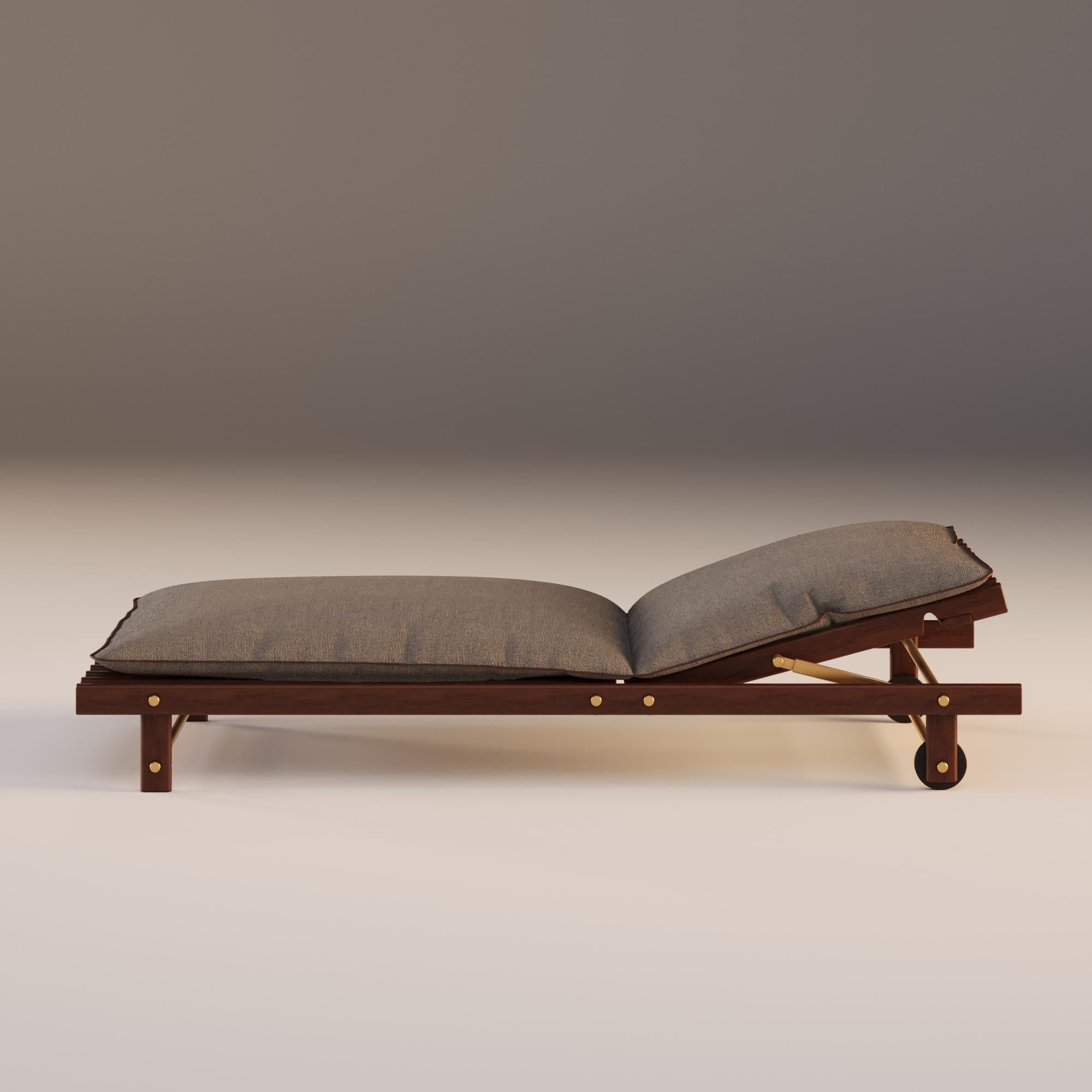 Portoghese Lettino da esterno con struttura in Iroko in vendita