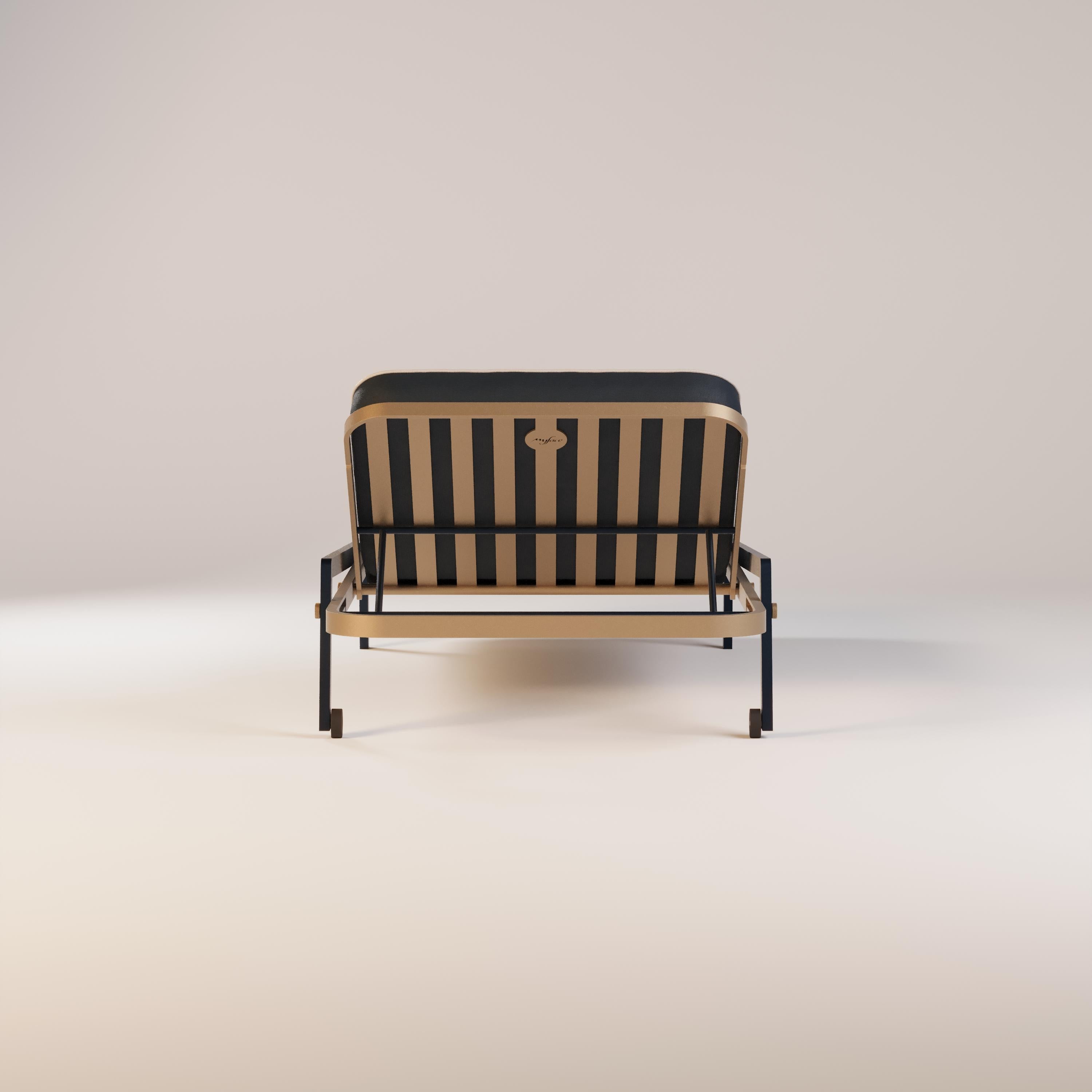 Lit de bronzage extérieur Ribbon 

Conçu avec des matériaux de première qualité pour une qualité et une durabilité inégalées, le lit solaire Ribbon allie fonctionnalité et Elegance, ce qui en fait une véritable déclaration d'élégance et