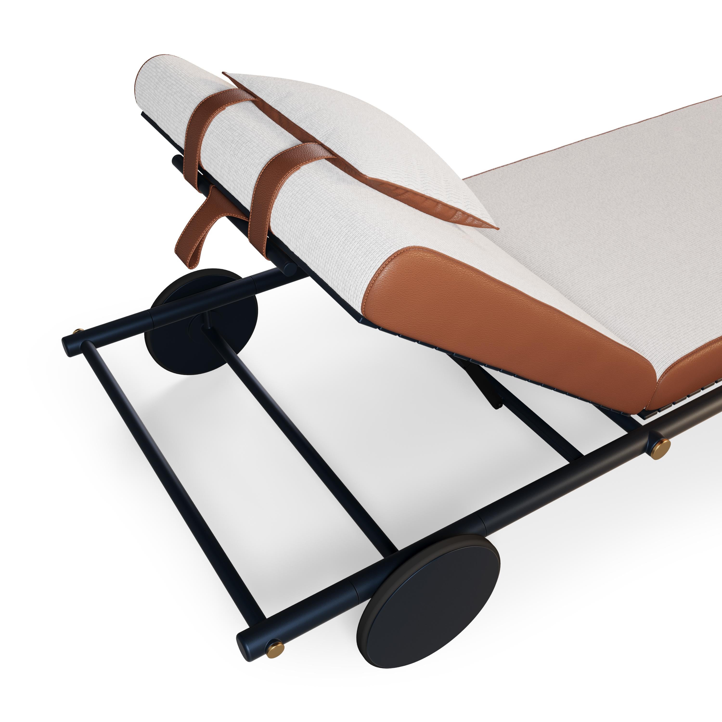 Contemporary Outdoor Sunbed Featuring Durable Outdoor Leather For Sale