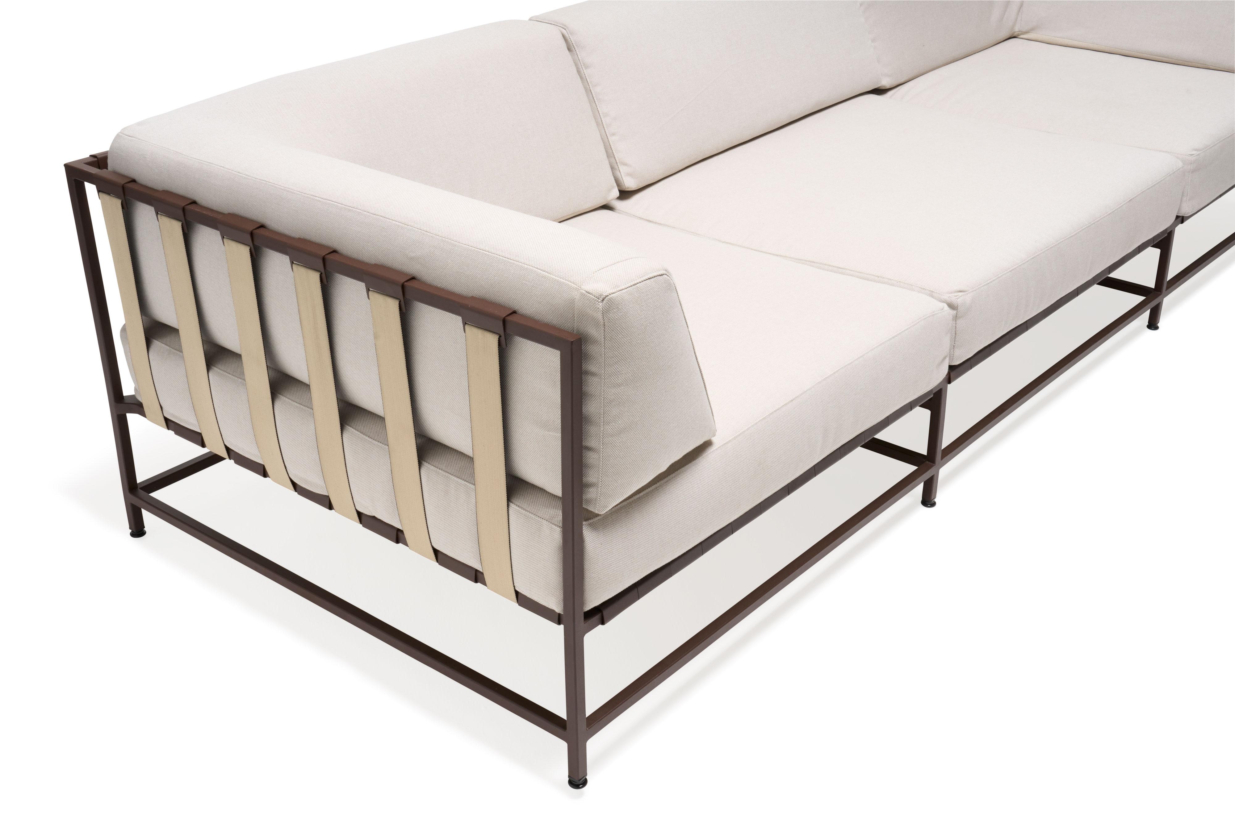 Sunbrella-Sofa für draußen, cremefarben & marmoriert, rostfarben im Zustand „Neu“ im Angebot in Los Angeles, CA