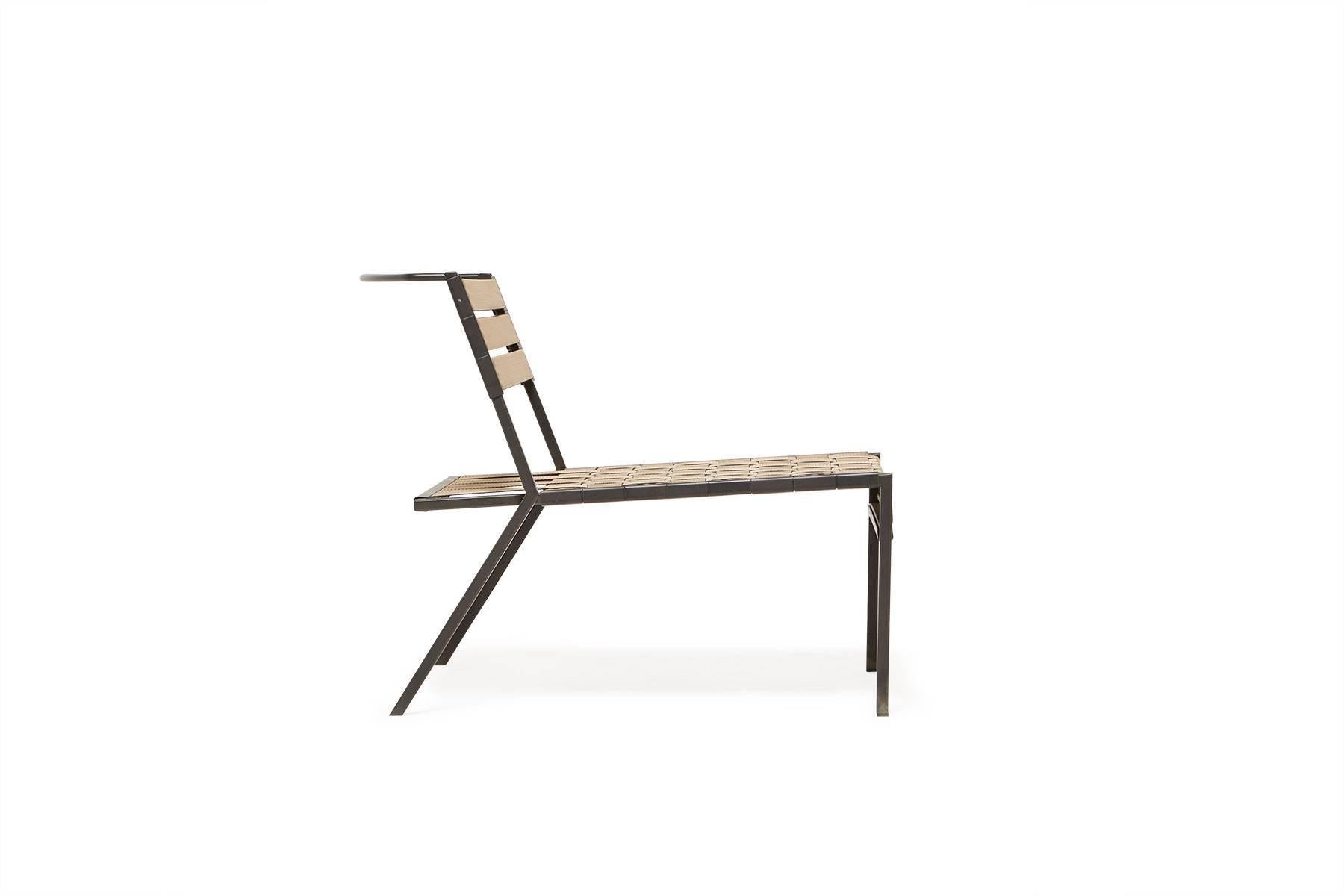 Moderne Chaise longue d'extérieur Tan & Charcoal en vente