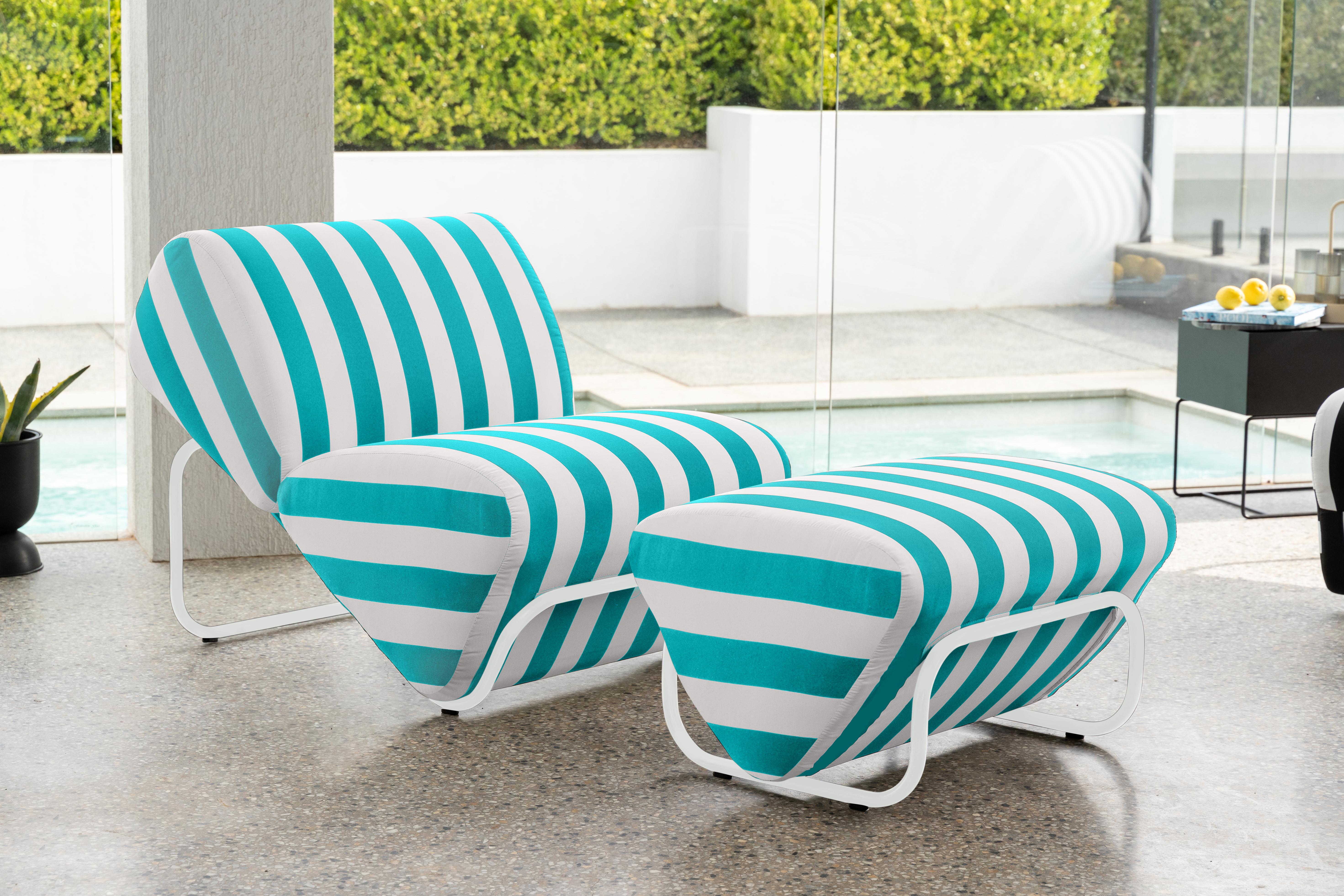 Contemporary Outdoor Trend Module Lounge and Footstool, Designed in 1970 For Sale