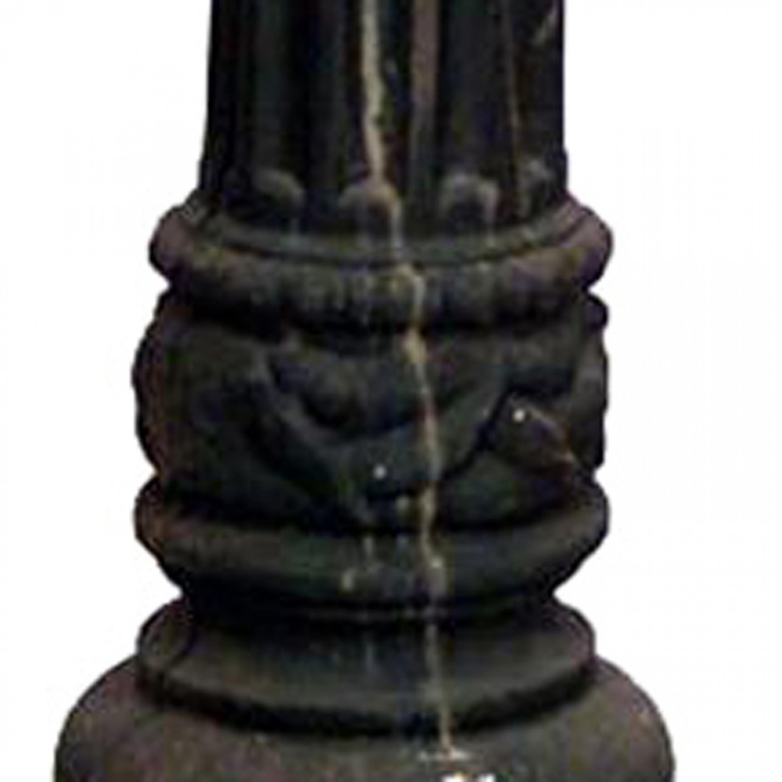 Outdoor Victorian style (19/20th Century) iron horse head hitching post with fluted column base.

Condition: Good; Wear consistent with age and use (Base 6.25\